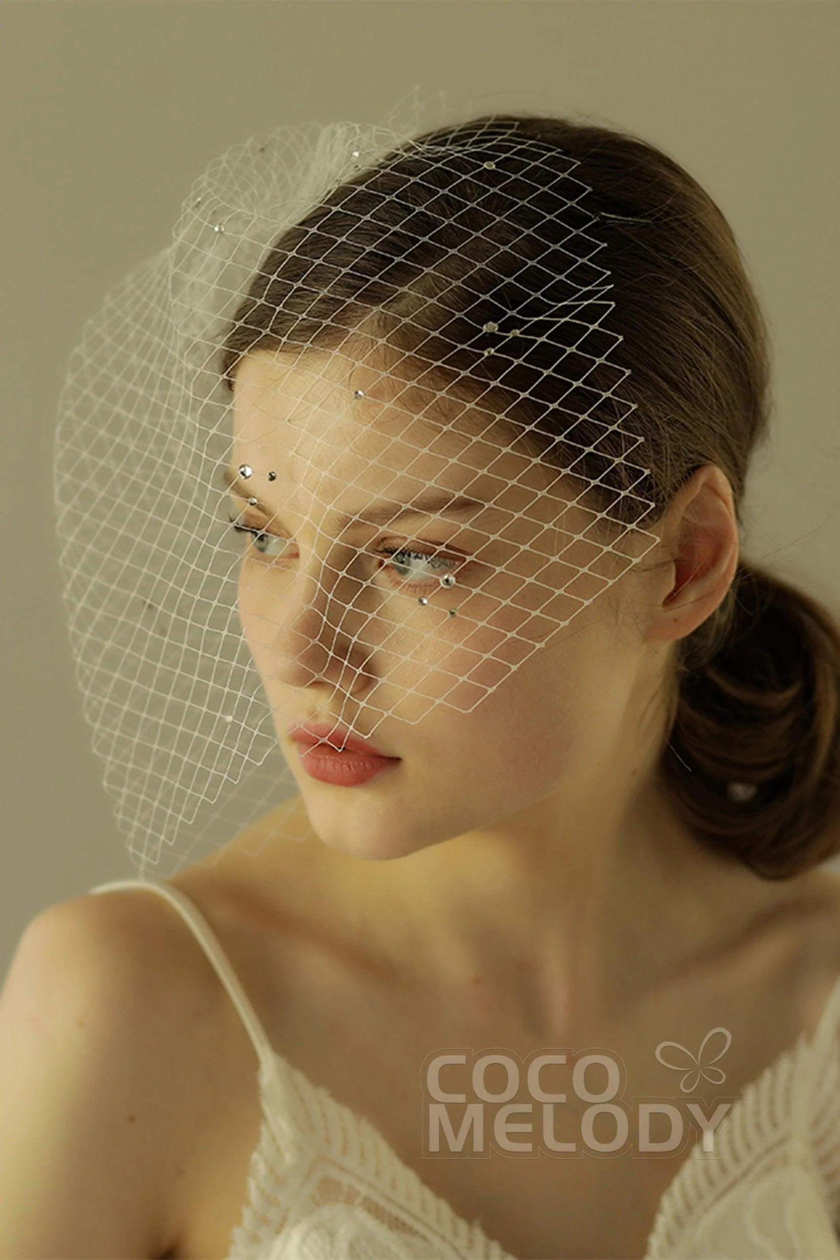 One-tier Cut Edge Tulle Blusher Veils with Rhinestone CV0239