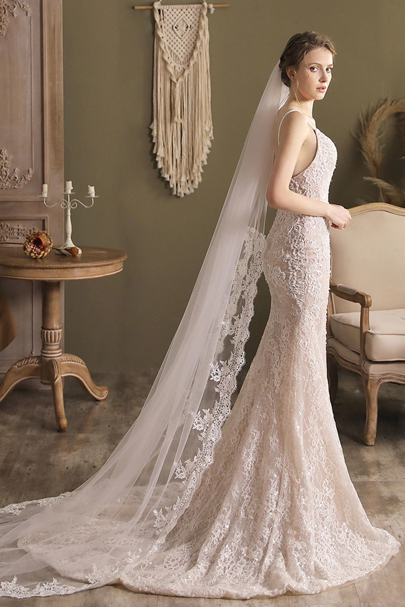 One-tier Lace Edge Tulle Chapel Veils with Appliques CV0264