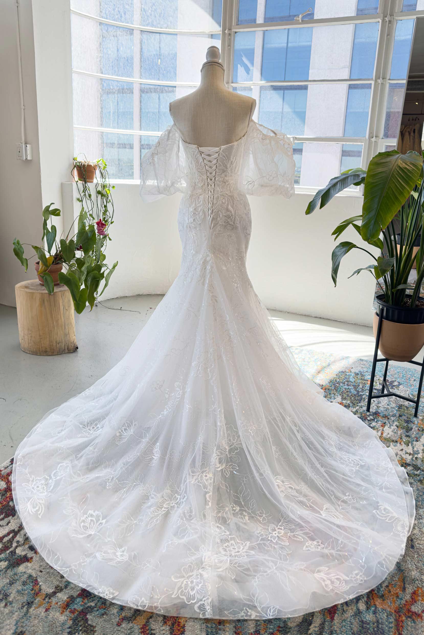 Trumpet-Mermaid Court Train Lace Tulle Wedding Dress CW2987
