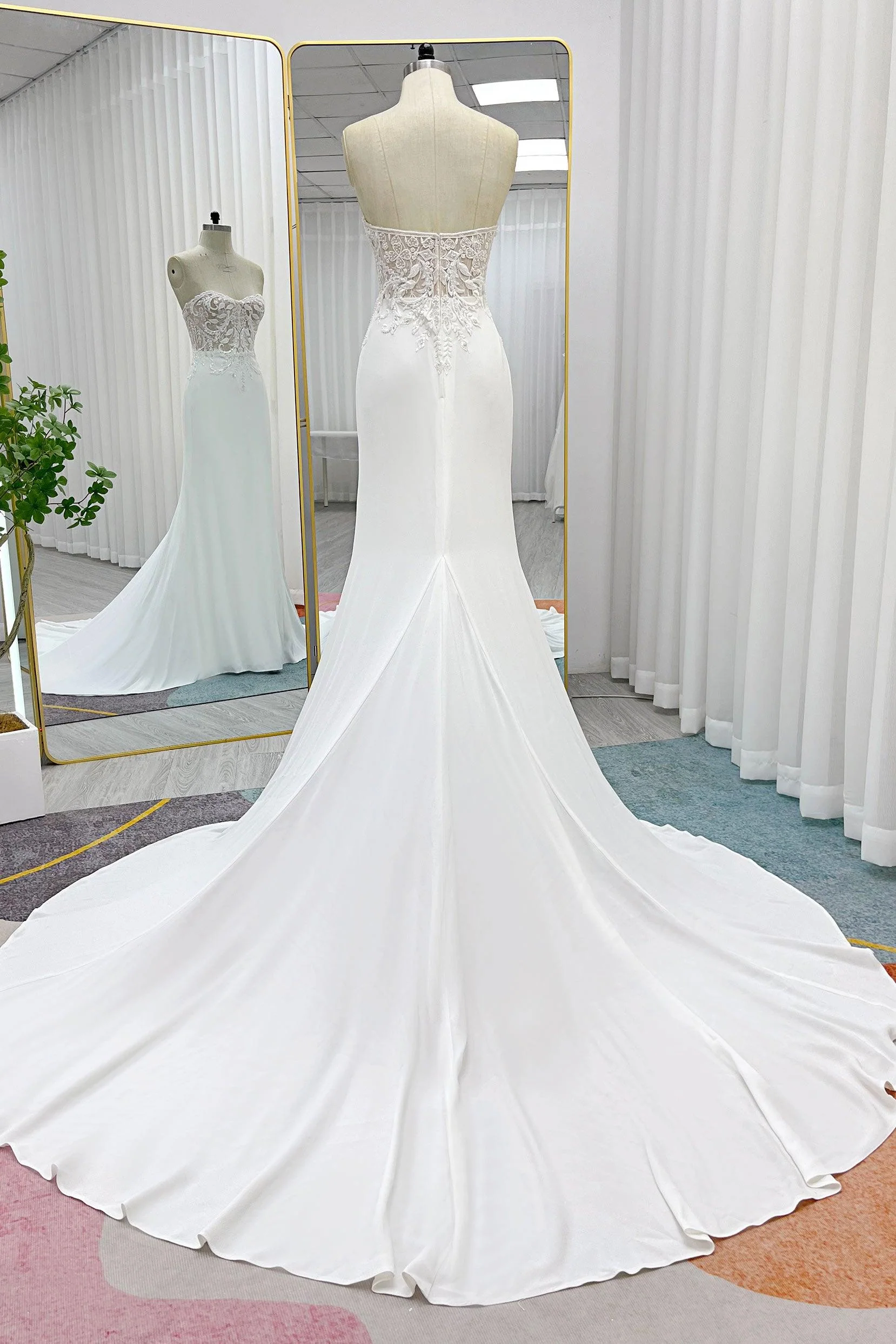 Trumpet-Mermaid Court Train Lace Stretch Satin Wedding Dress CW3266
