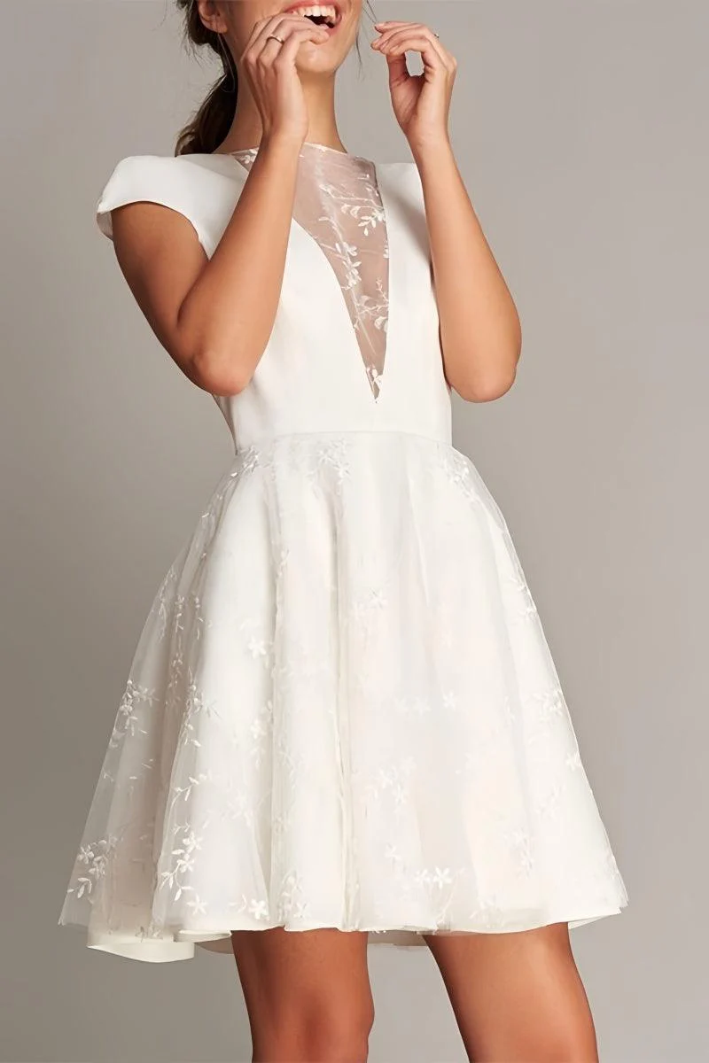 Knee-Length Wedding Dress with V-Neck Lace Appliques CW3376