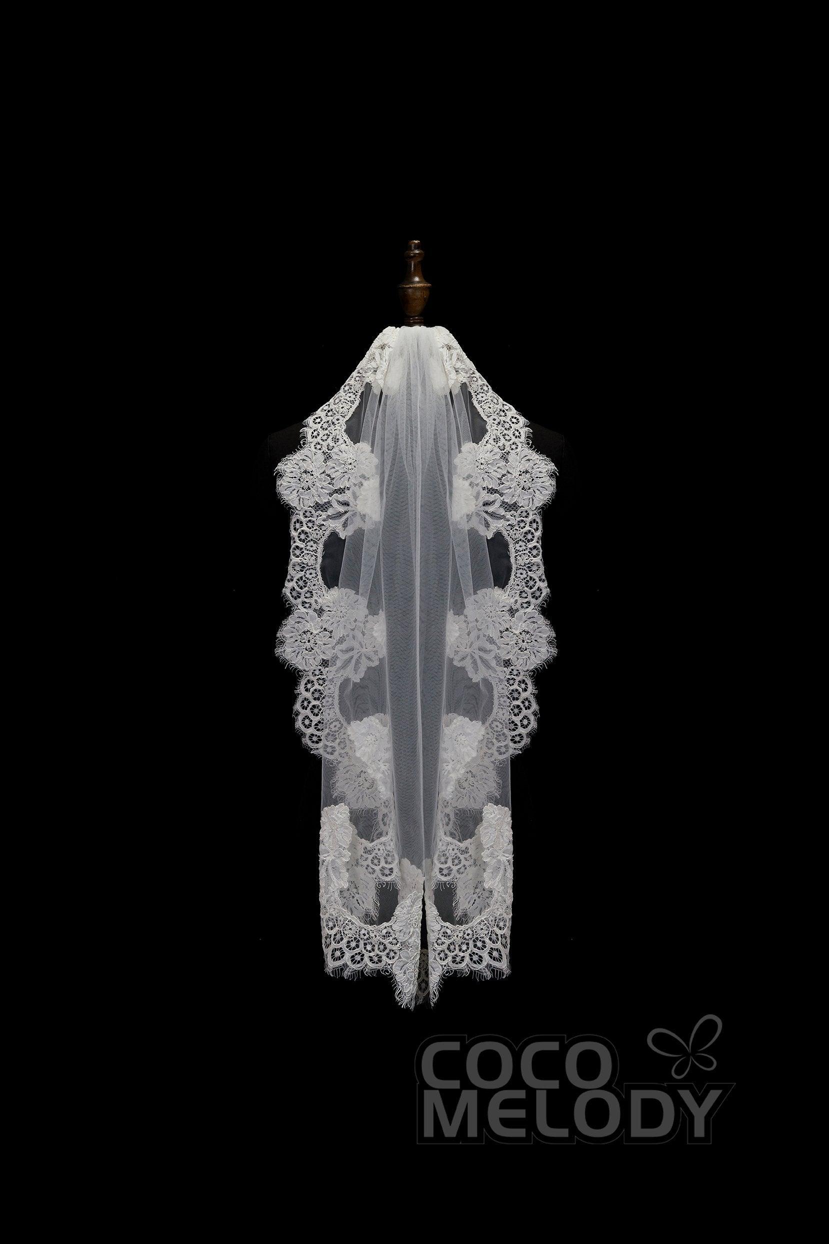 One-tier Lace Edge Tulle Hip Veils with Appliques AV180008