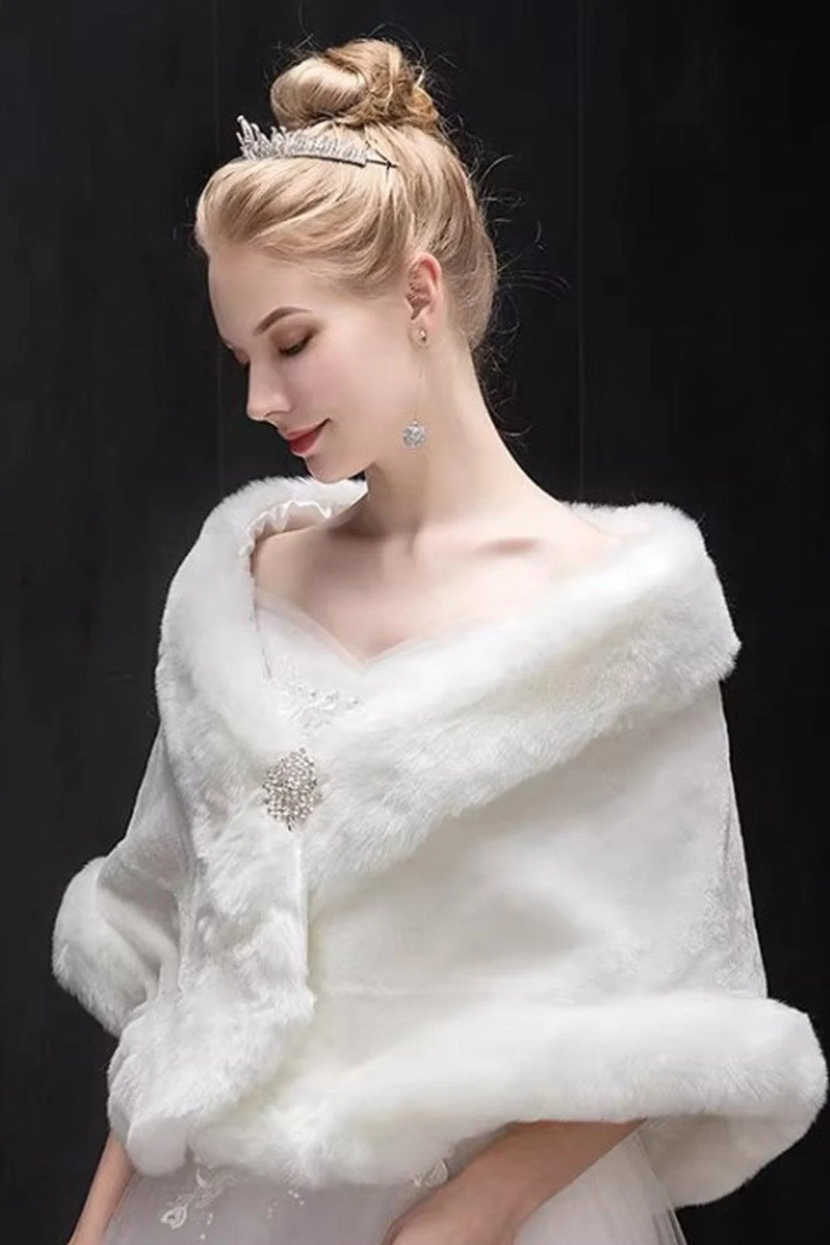Faux Fur Shawl with Clasp CJ0129