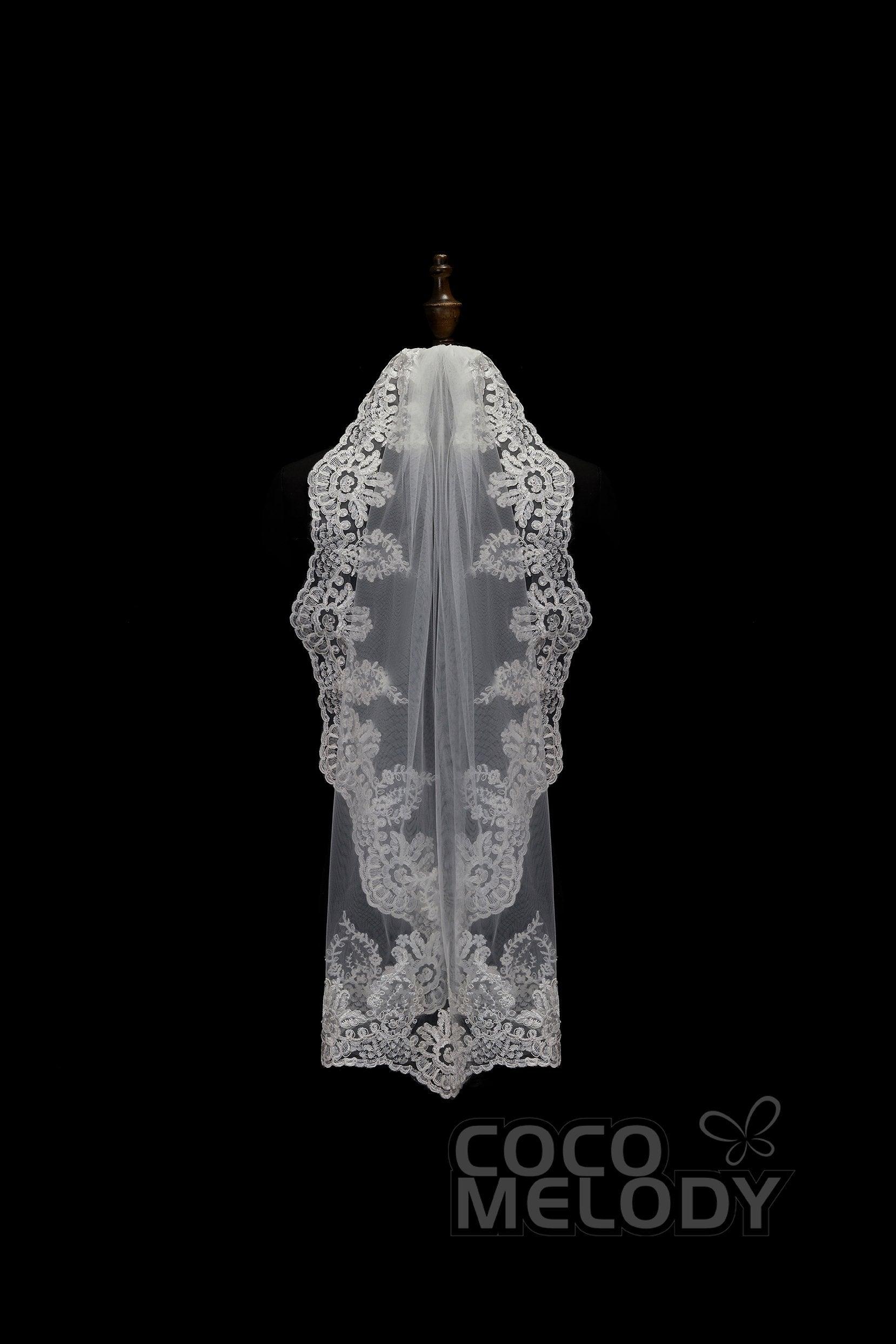 One-tier Lace Edge Tulle Hip Veils with Appliques AV180009