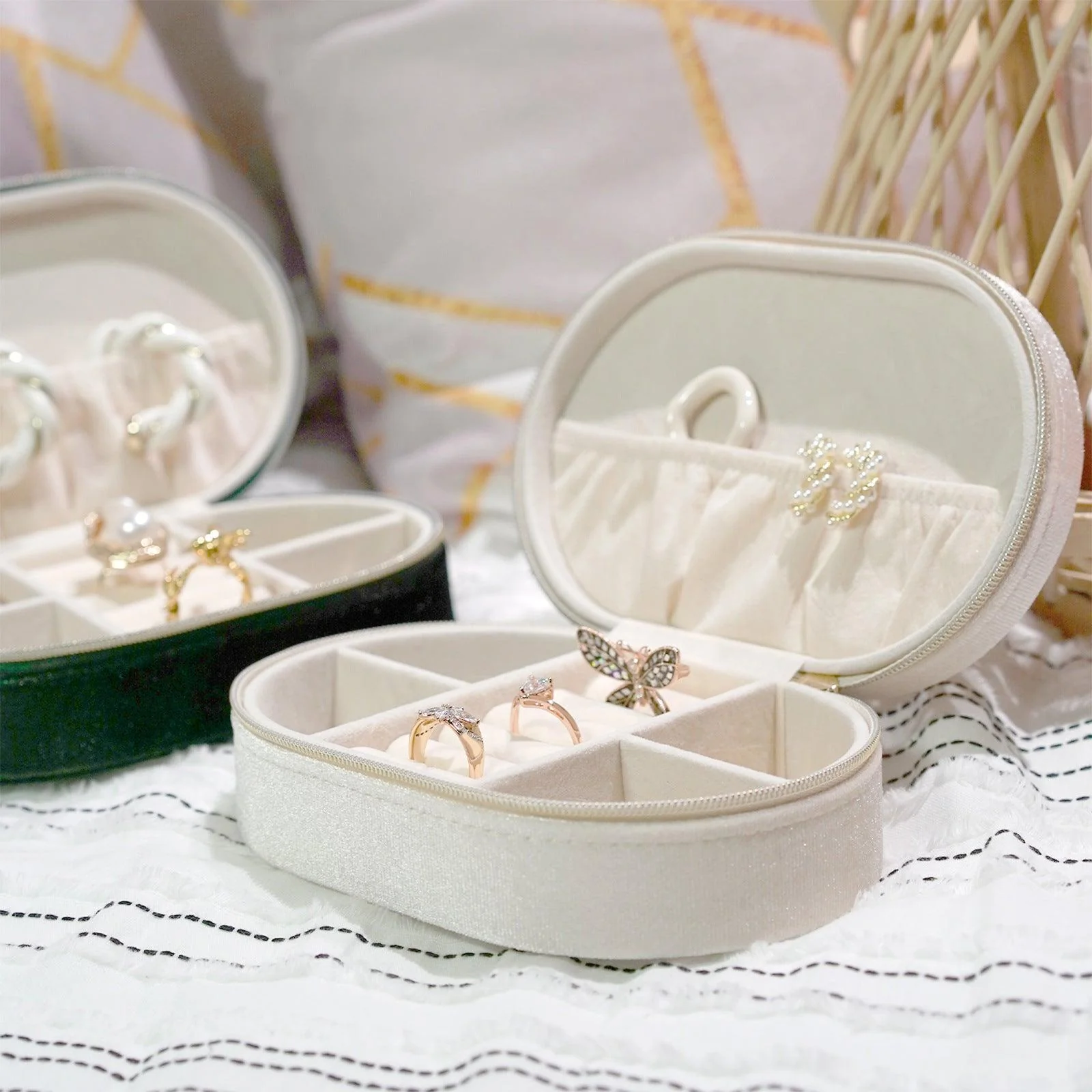 ersonalized bridesmaid gift Velvet jewelry box 807960484031