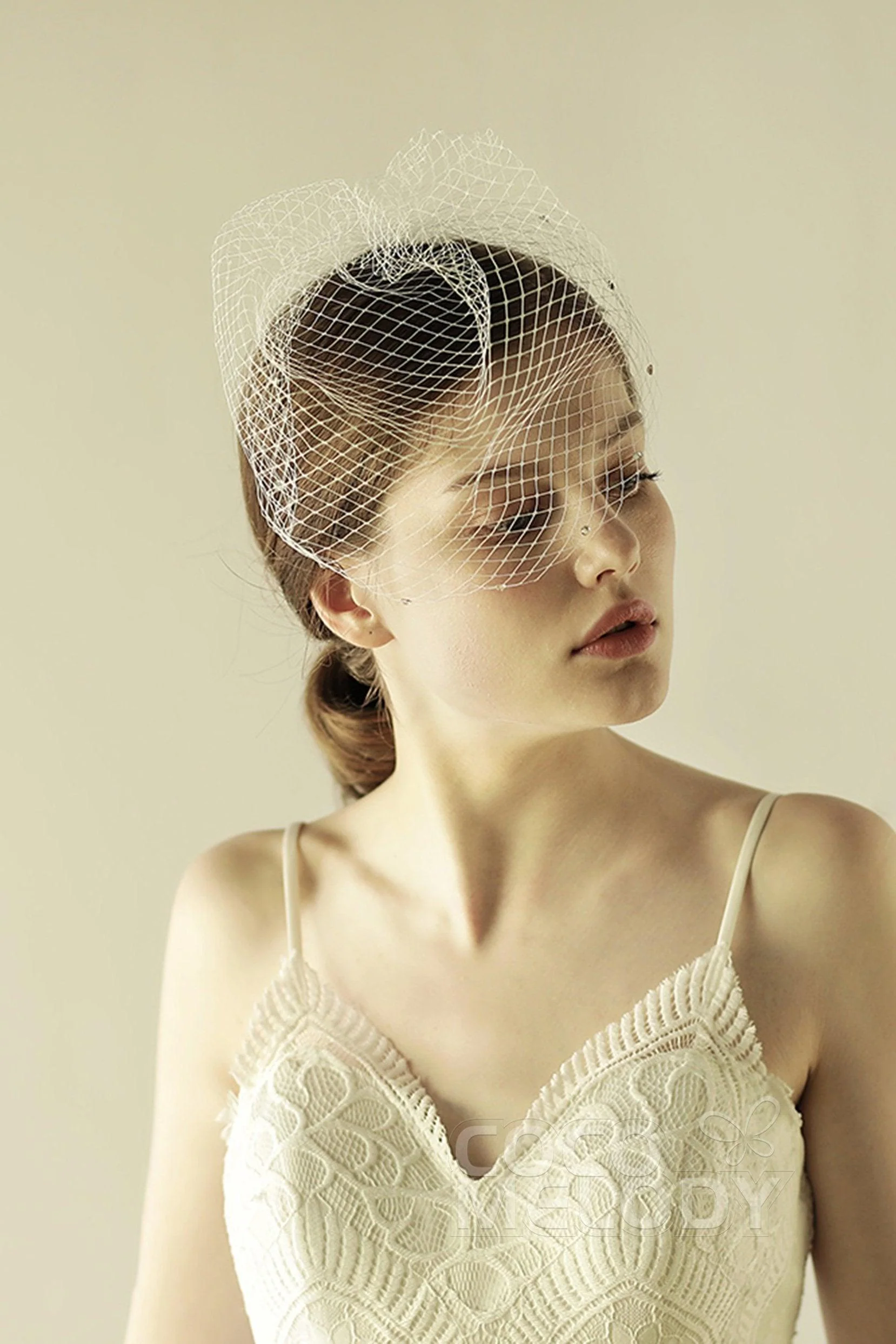 One-tier Cut Edge Tulle Blusher Veils with Rhinestone CV0237