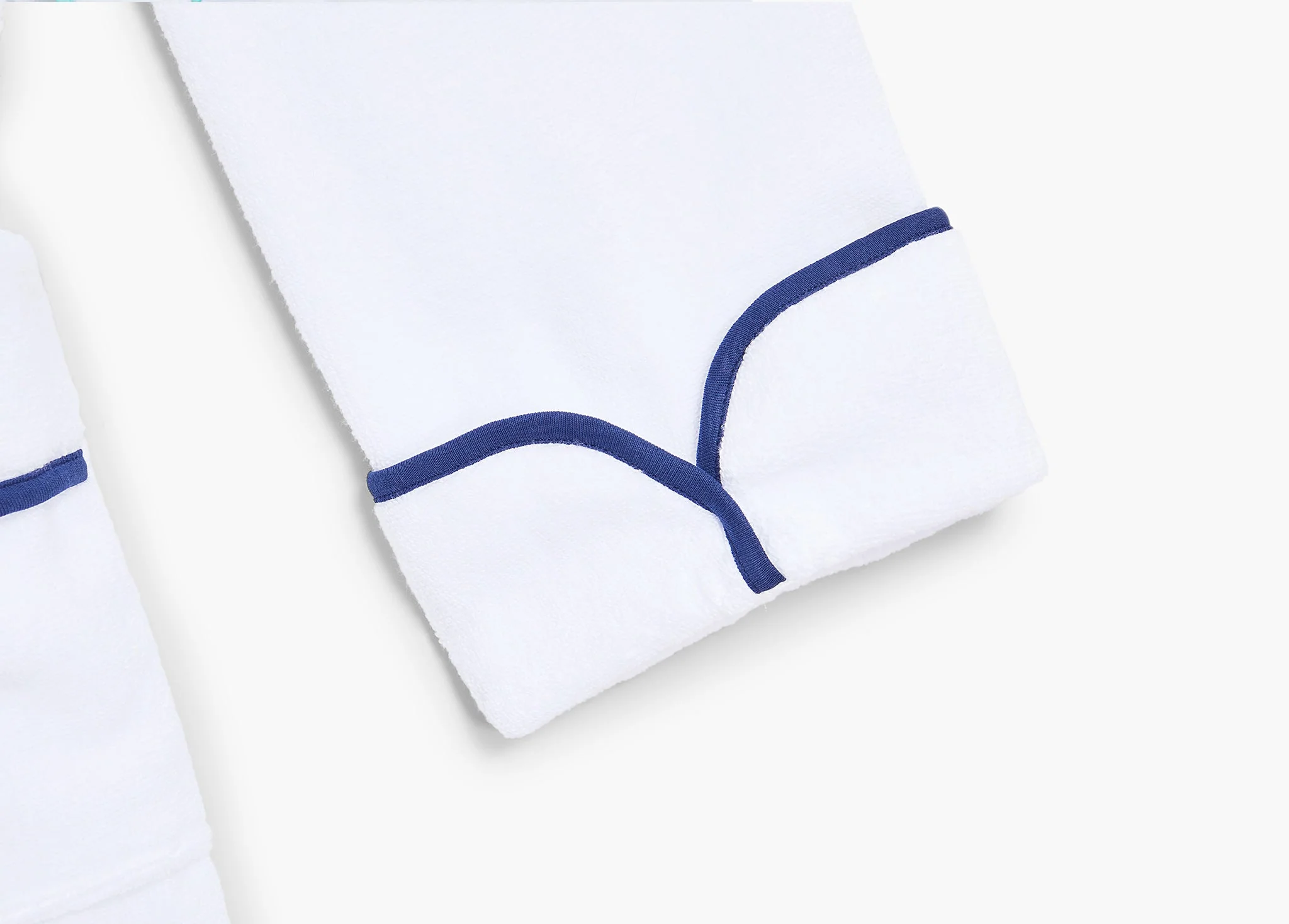 The Baby Hotel Robe - White/Navy