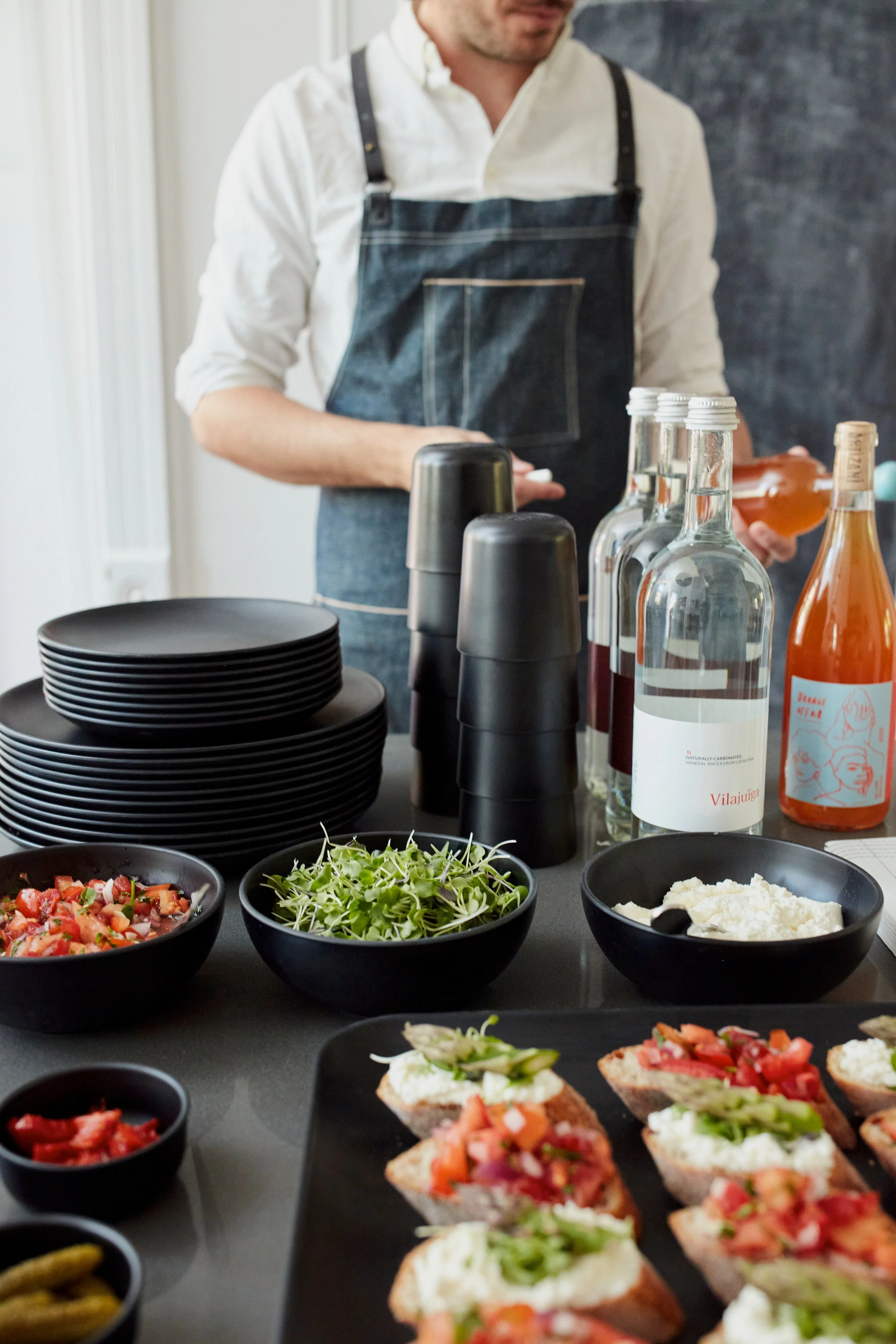 Dining Essentials 12 Piece Round Set - Black