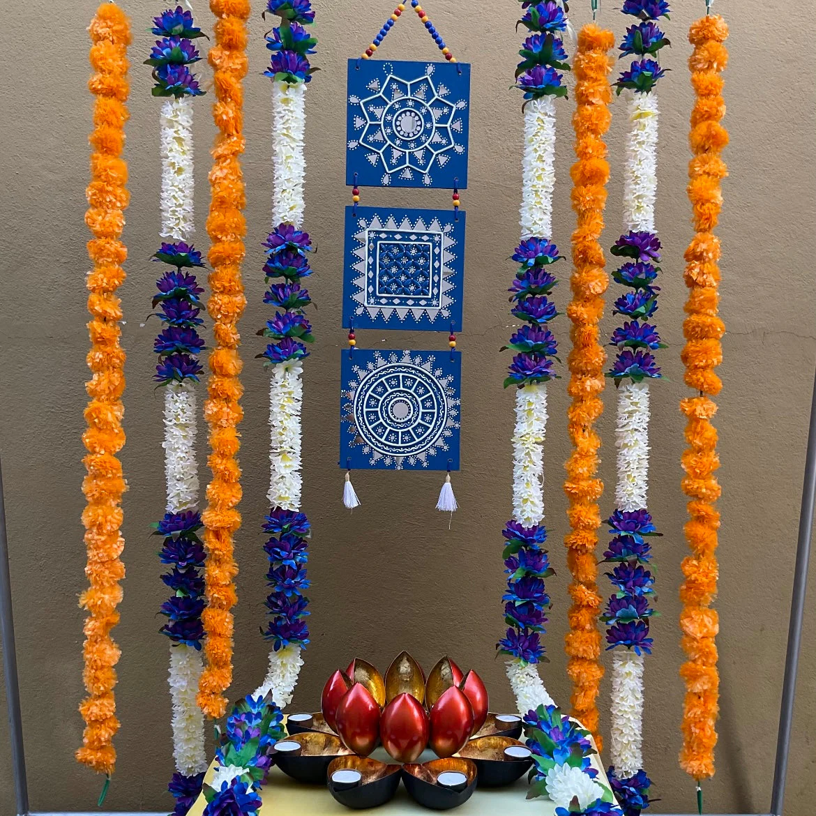 Lippan Wall Hanging With Artificial Flower & Marigold Garlands (Set of 9) - Festive Decoration Wall Hanging