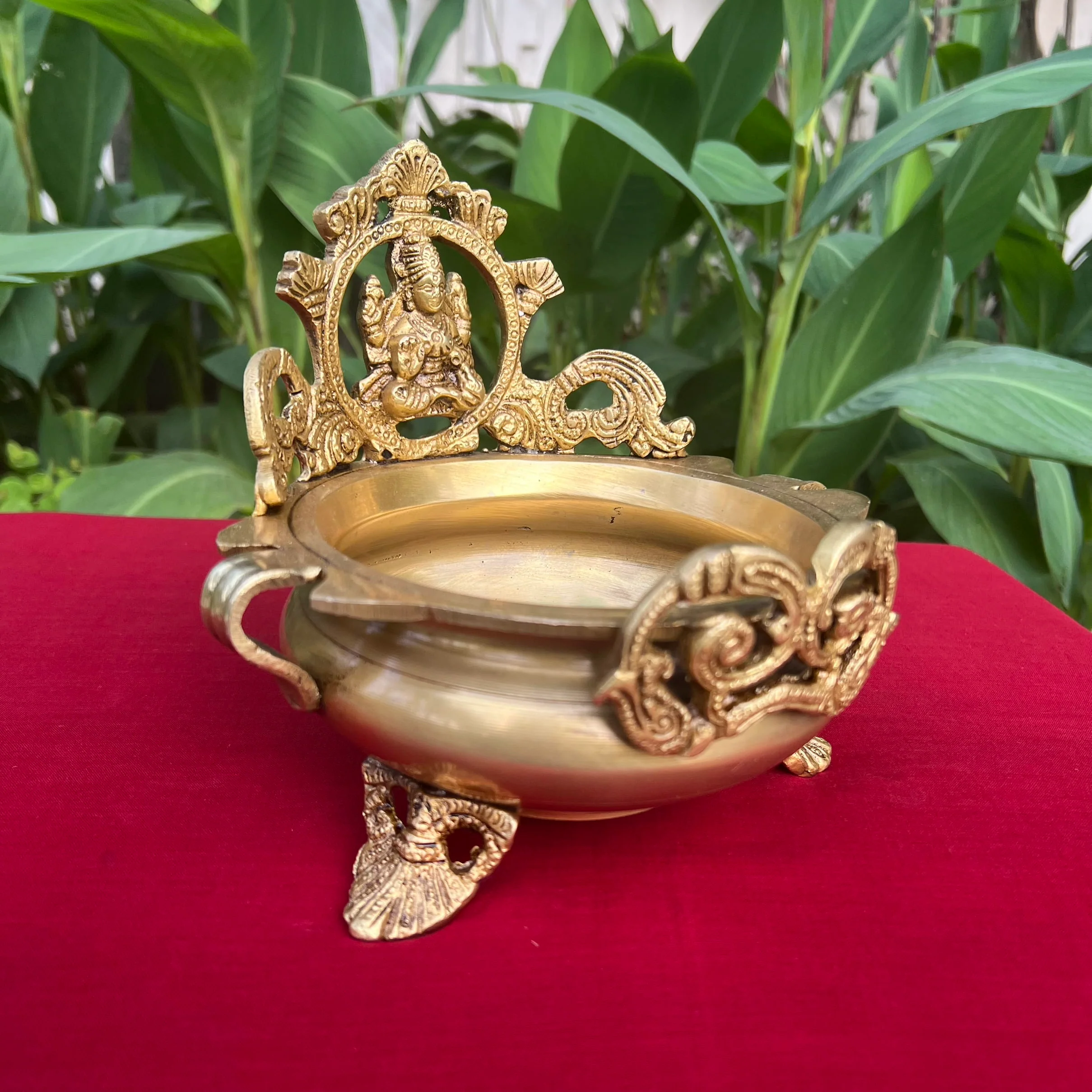 6 Inches Lakshmi Brass Urli Bowl For Pooja Decoration