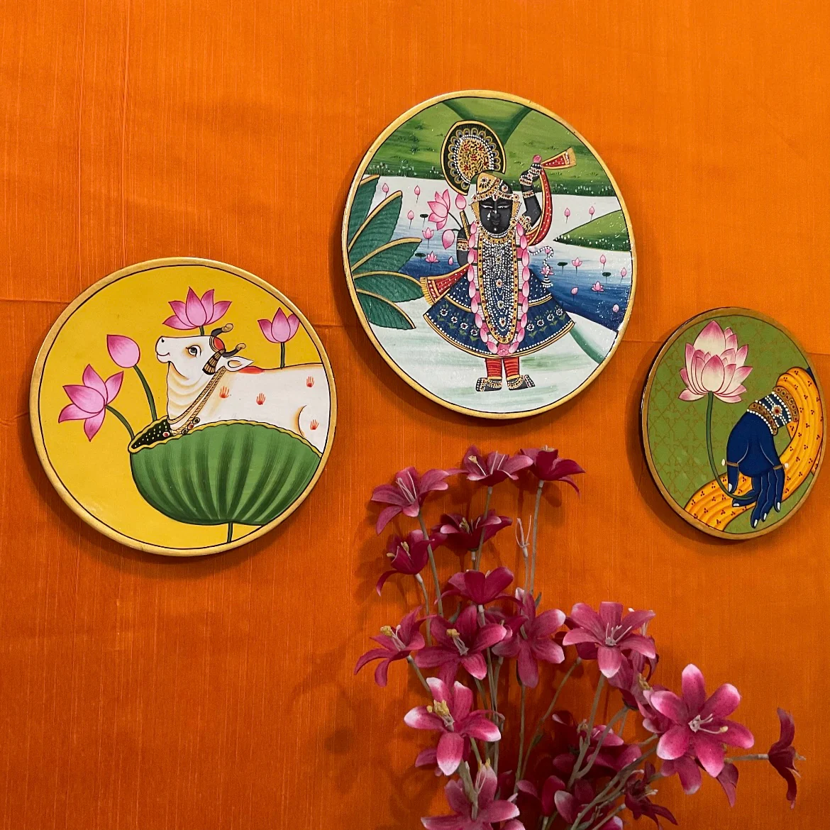 Shrinathji Pichwai Wall Hanging - Decorative Round Plate