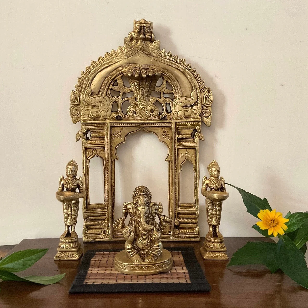 Ganesh Brass Idol, Deep Lakshmi & Prabhavali Set