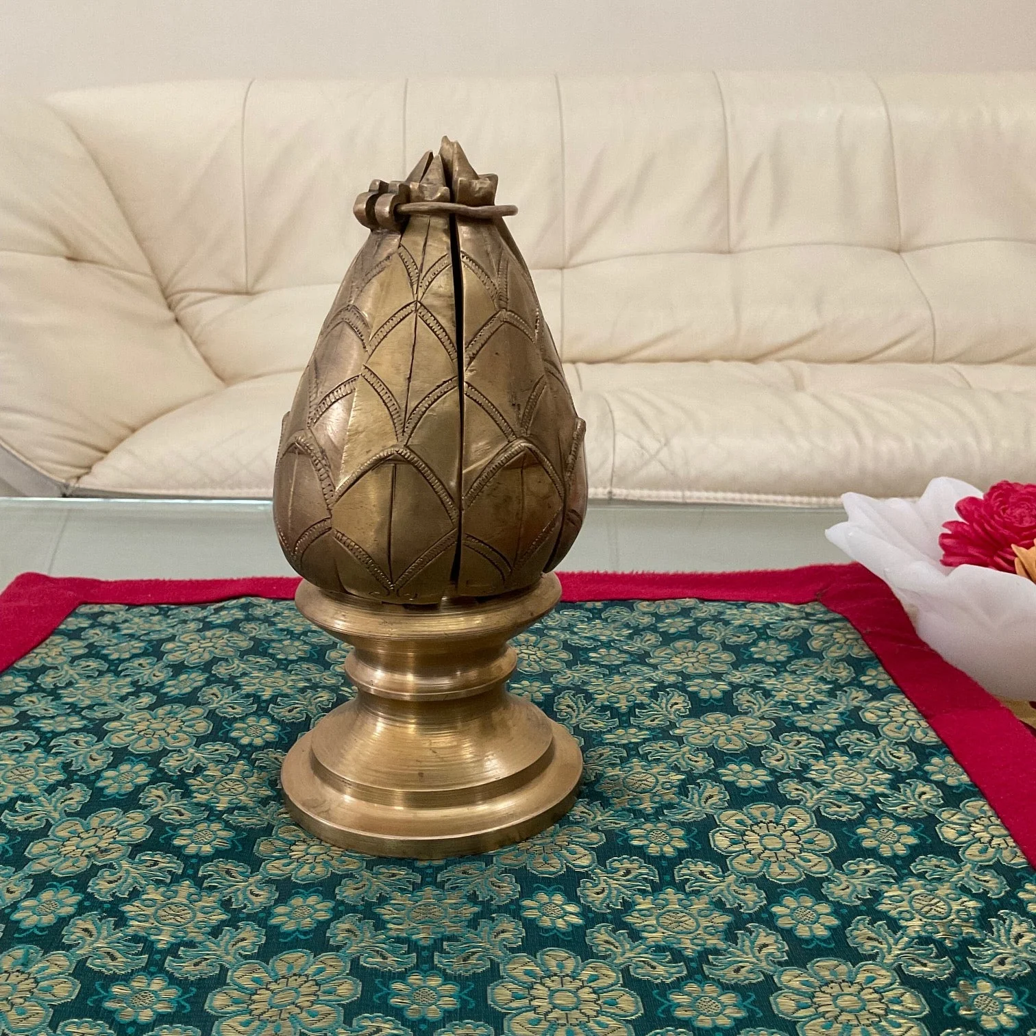 Mahavir Swamy & 24 Tirthankar In Lotus Brass Idol - Decorative Statue