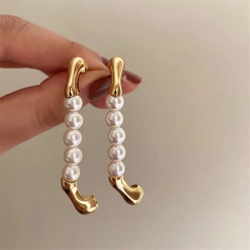 Gold Pearl Earrings