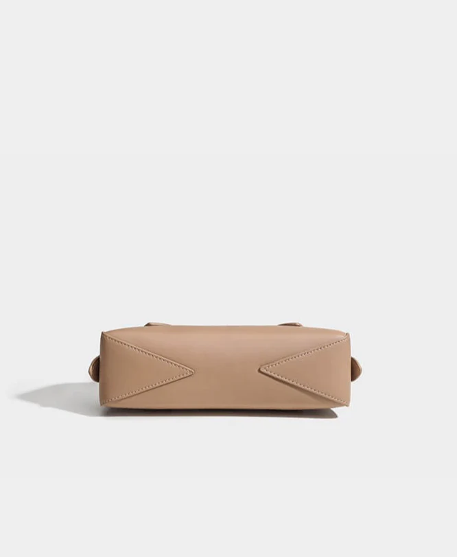 Medium Shoulder Bag (Alaïa Le Teckel)
