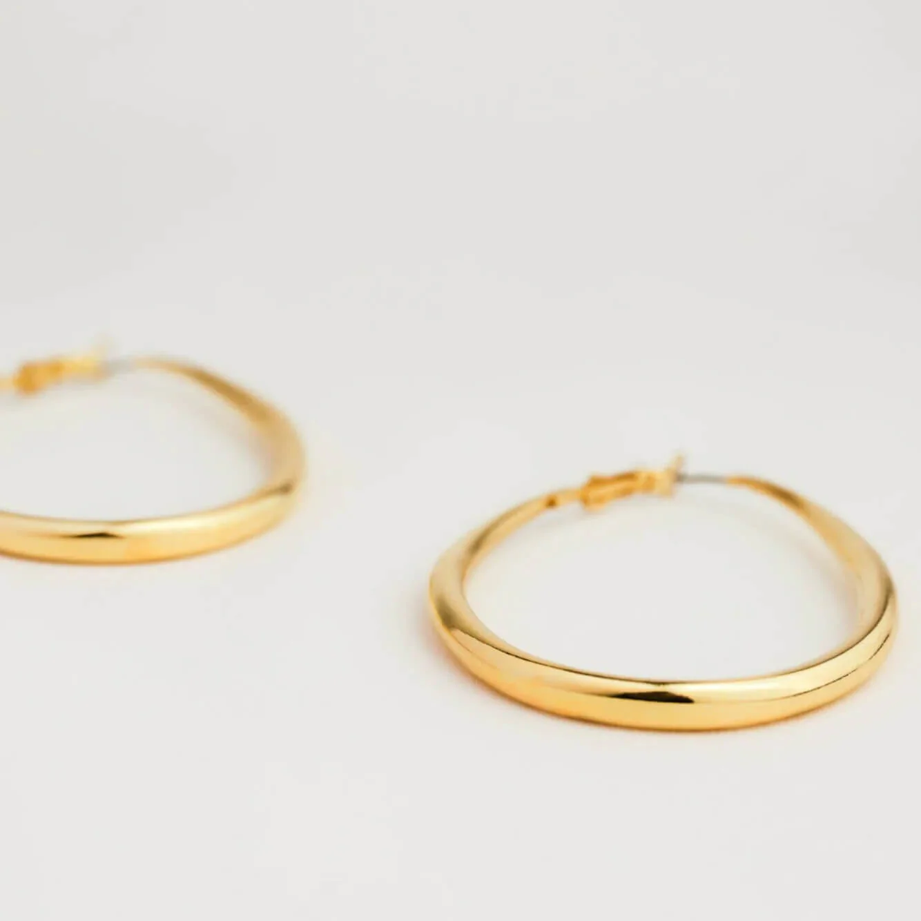 Hollow Teardrop Hoops