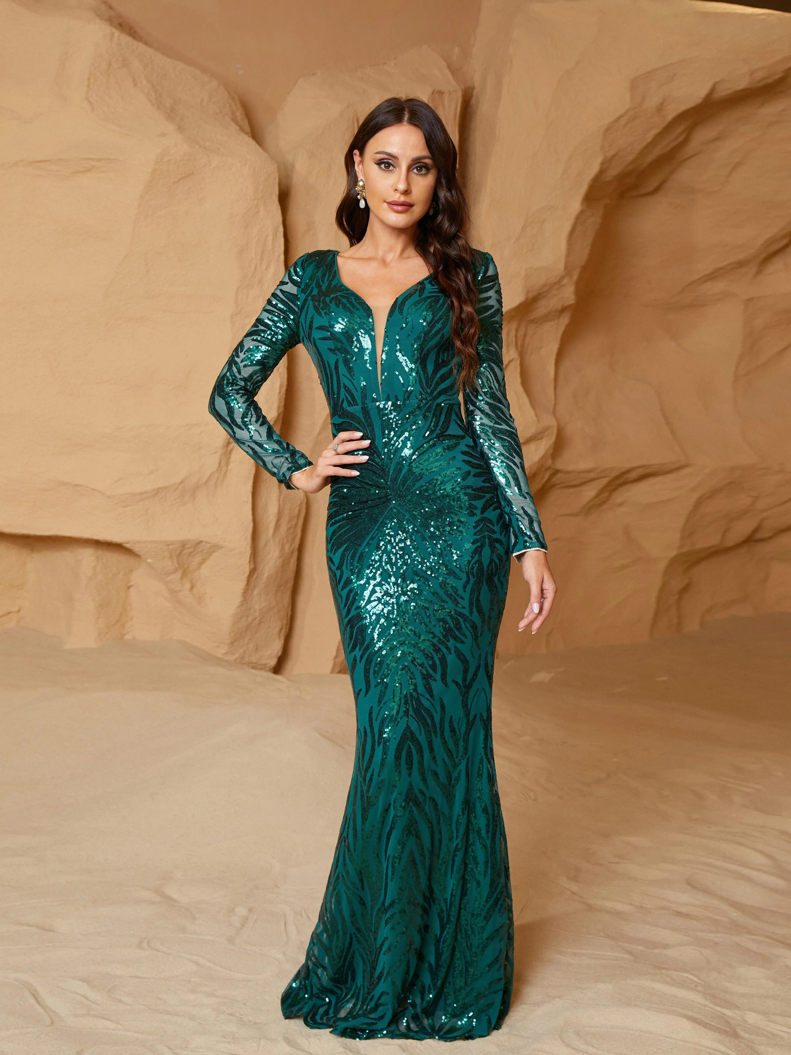 Long Sleeve Graphic Sequin Prom Dress XJ2109