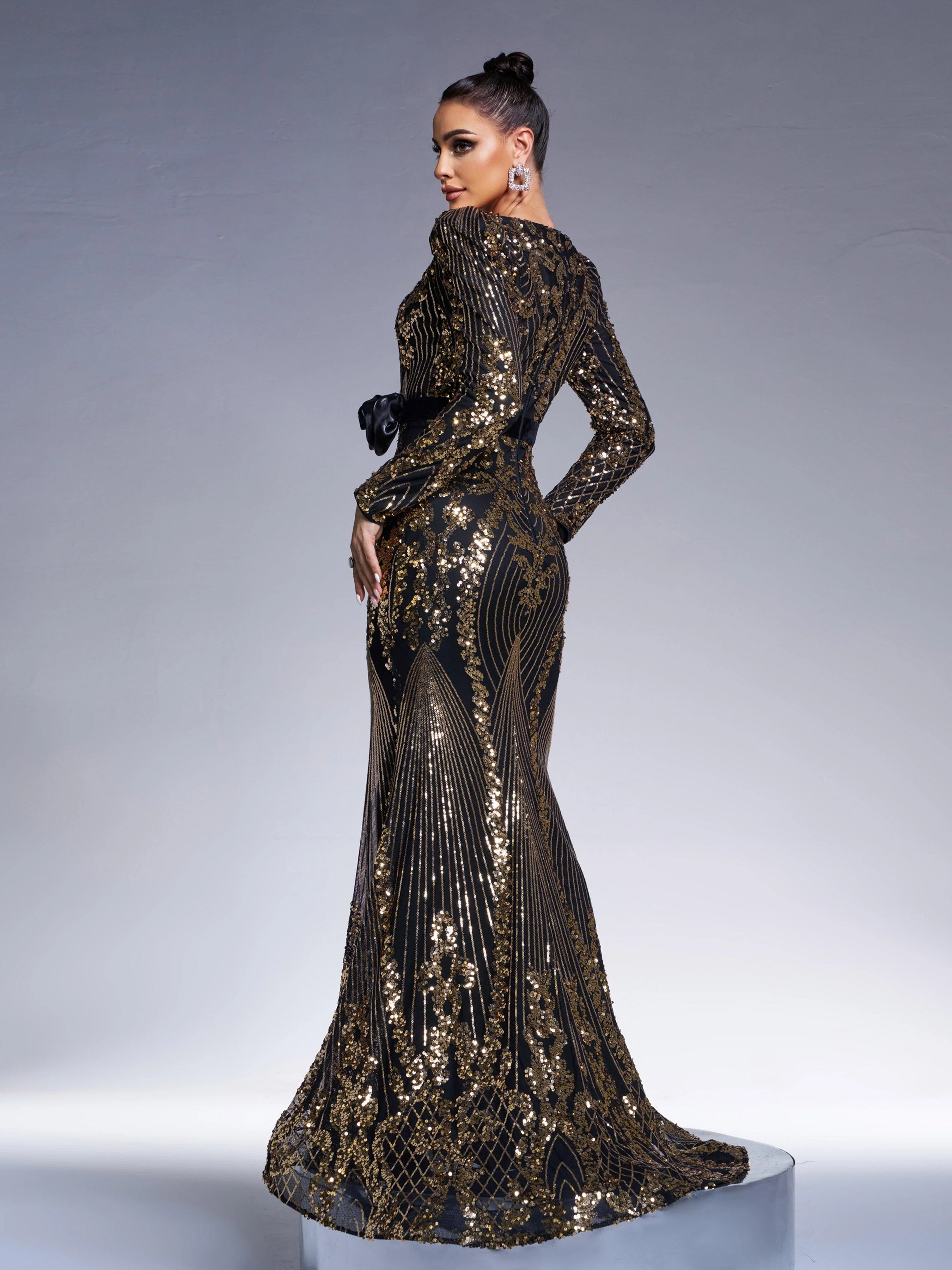 Black Long Sleeve Sequined V-neck Dress DH80240
