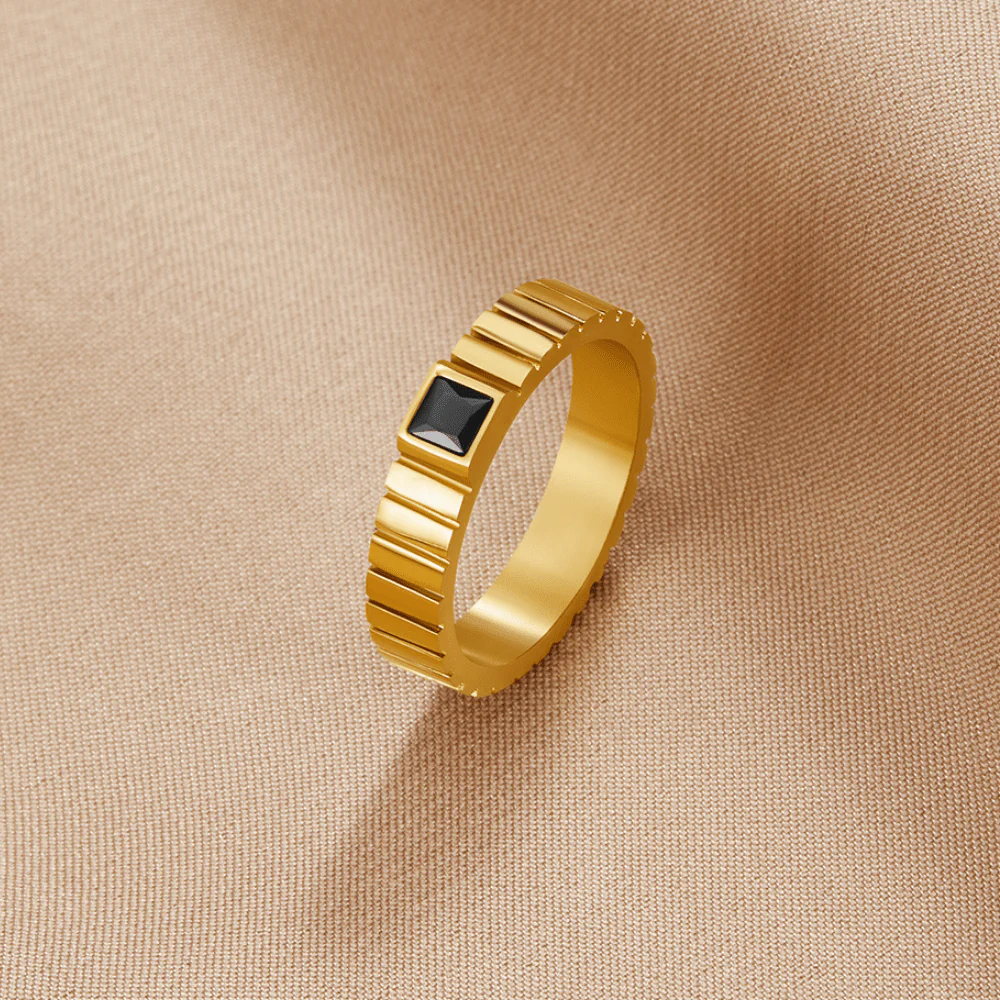 Talia Black Gold Ring