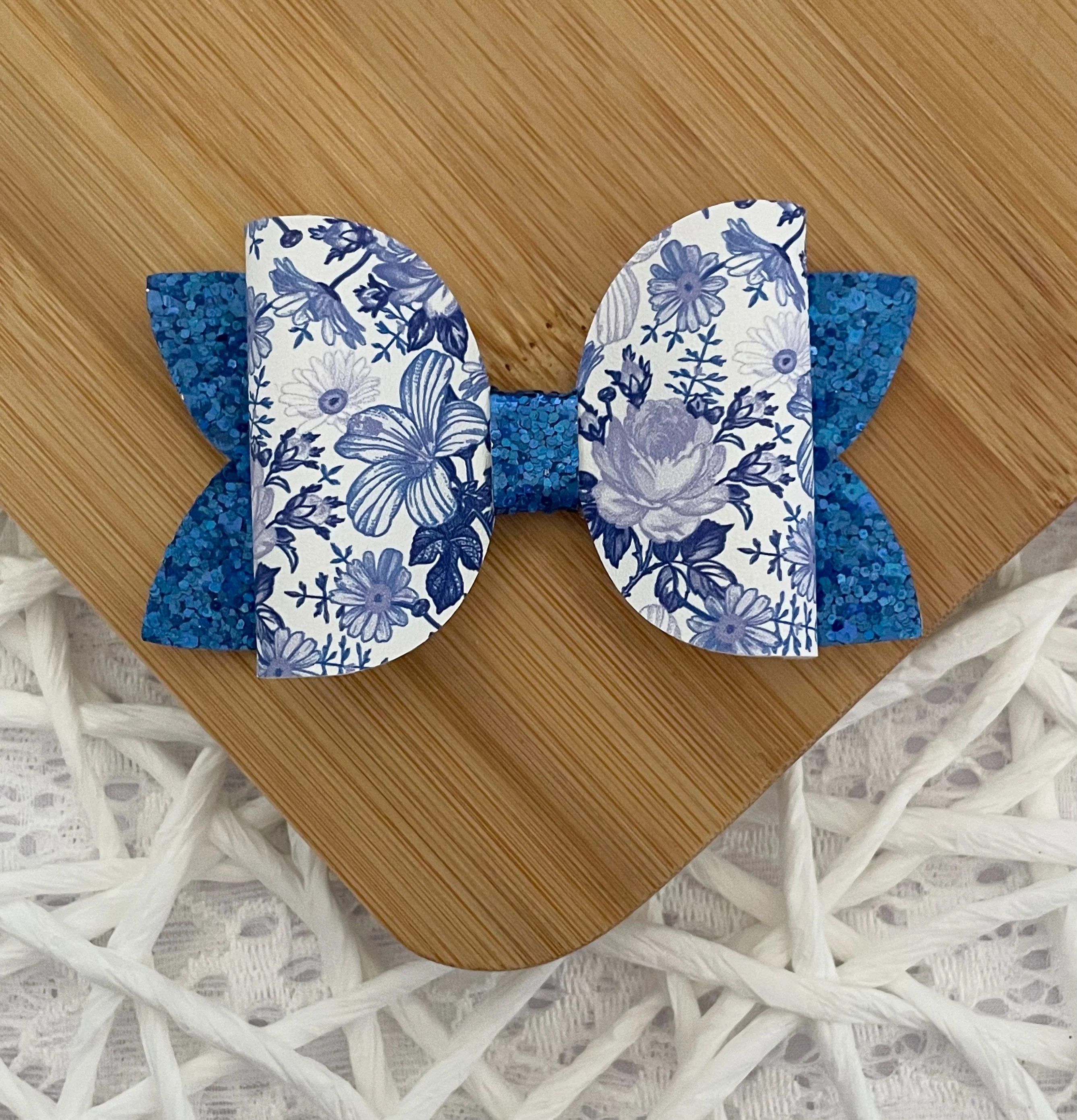 Dark Blue Vintage Floral 3.5in Beauty