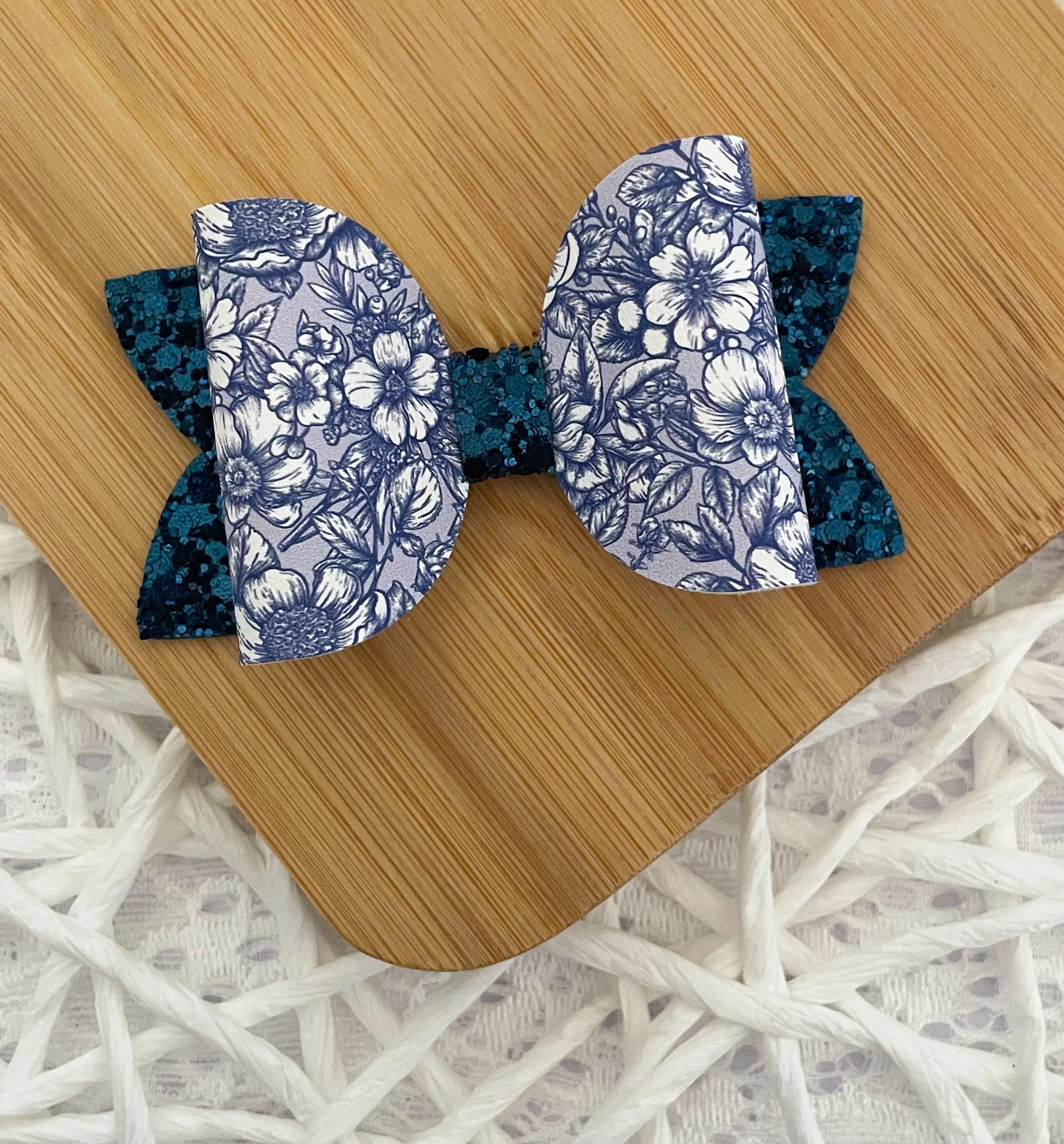 Navy Floral Sketches 3.5in Beauty