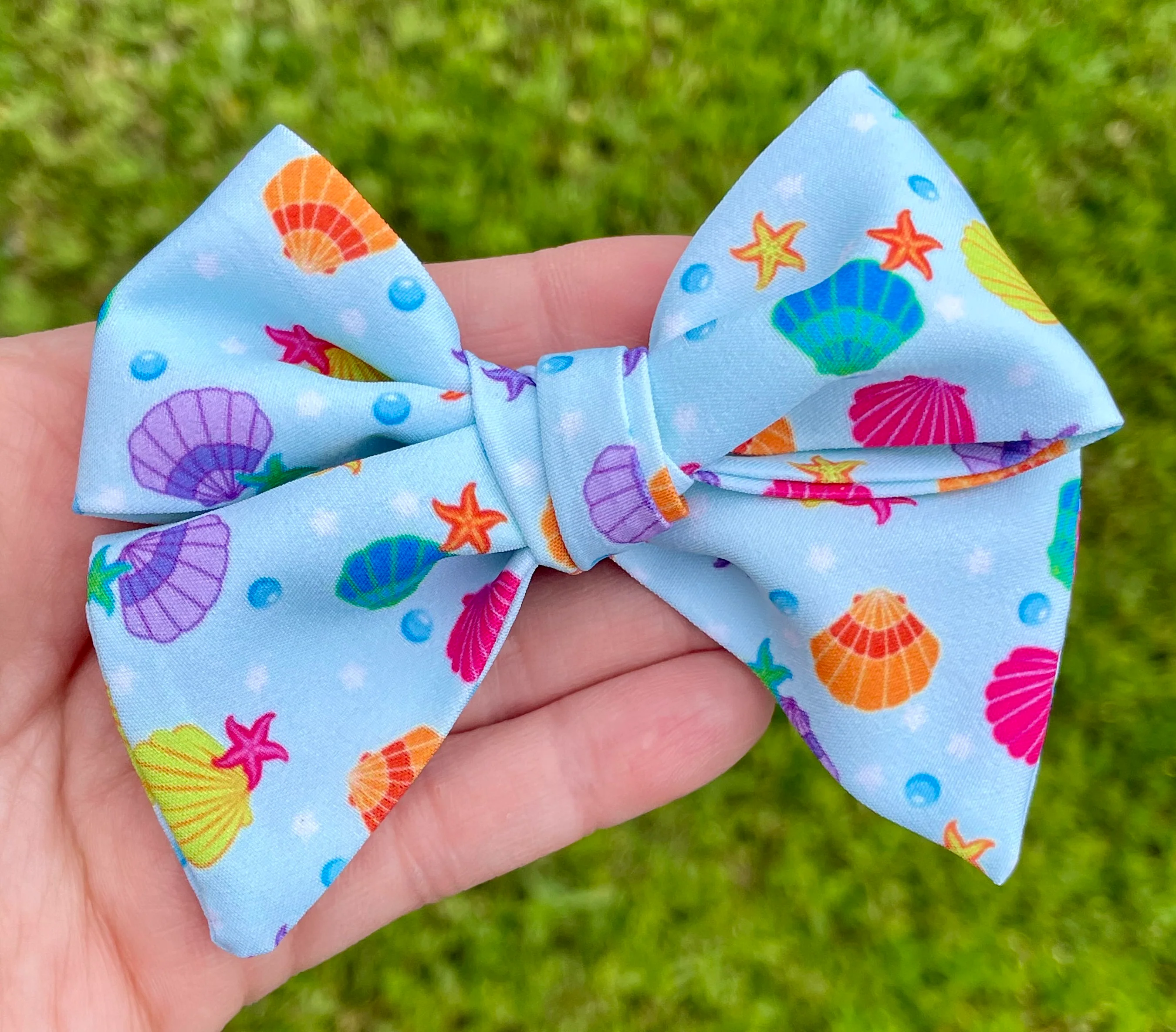 3.5in Rainbow Seashells Hand Tied Bow