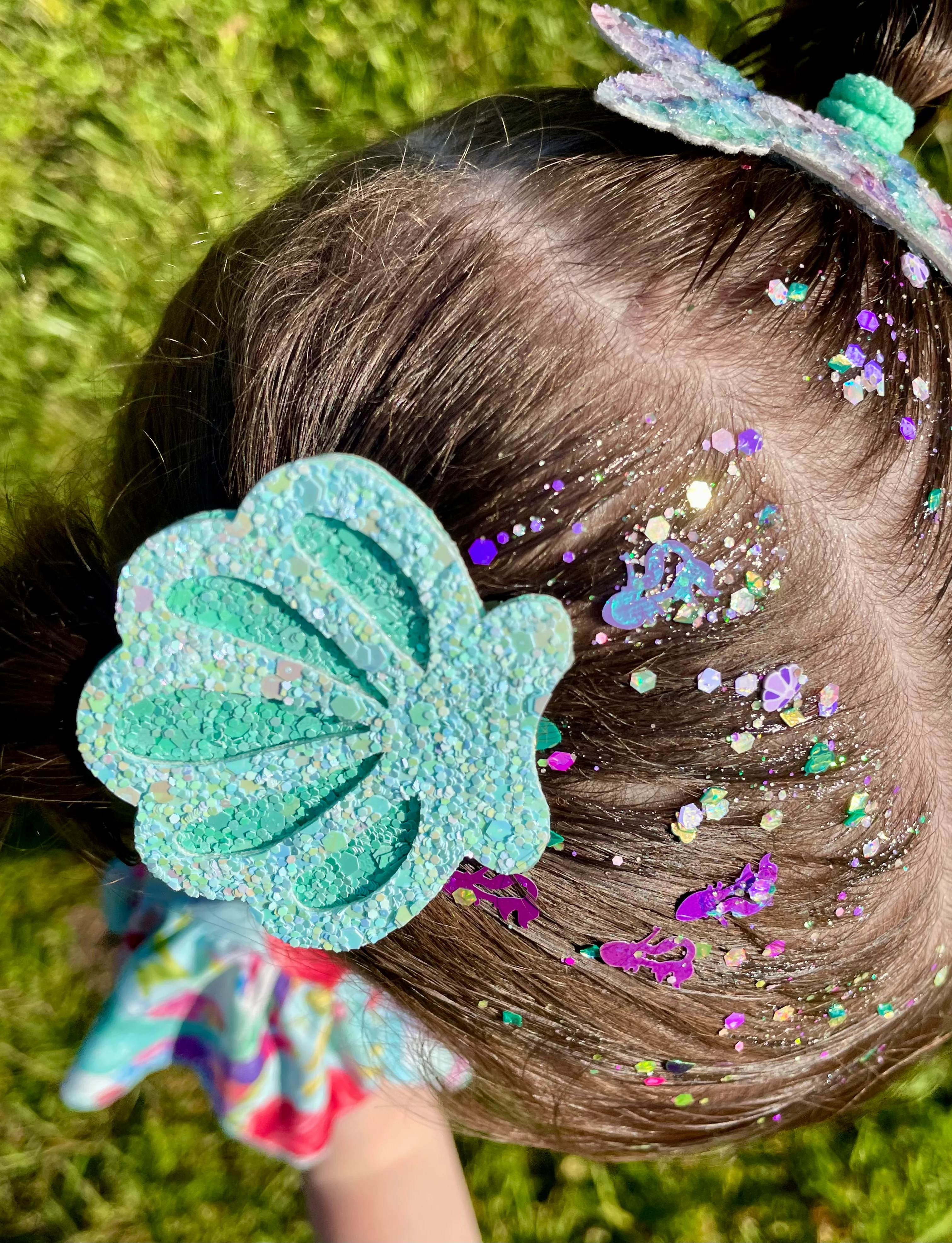 Bubblegum & Teal Seashell Clip