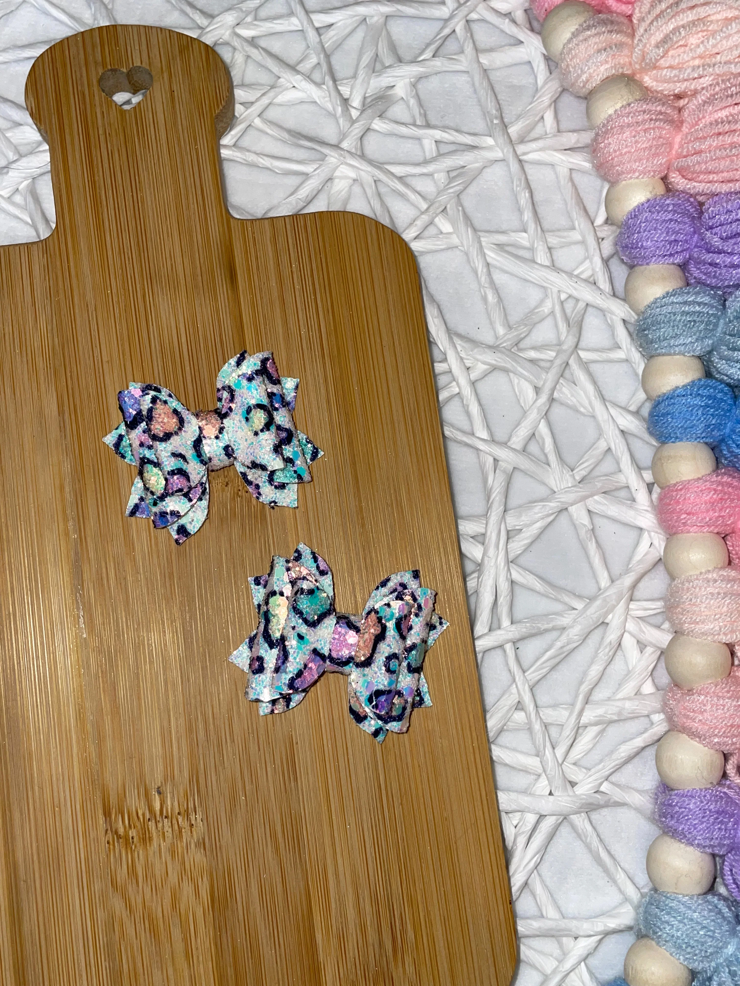 Pastel Leopard Glitter 2in Jasmine