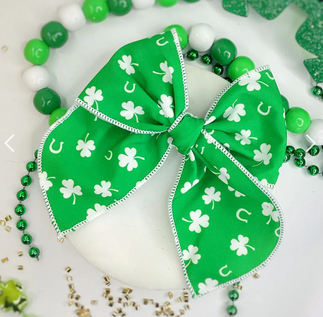 Lucky Shamrocks 4.5in Serged