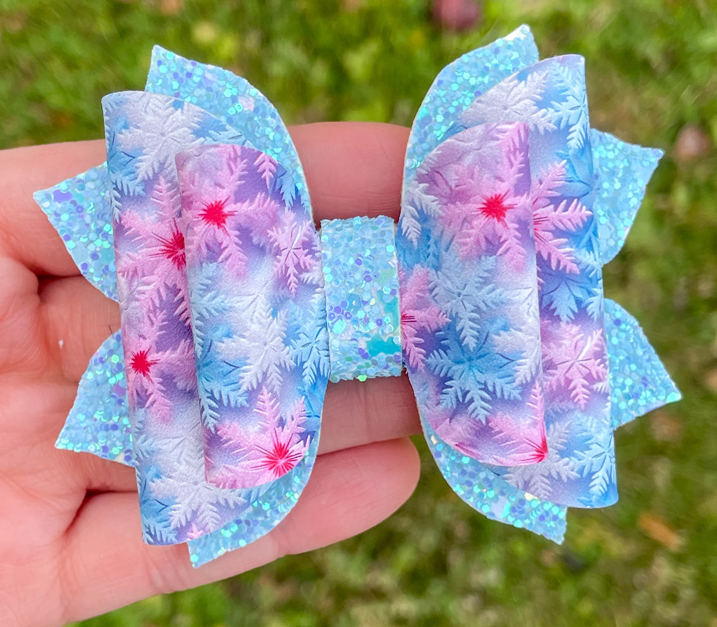 Embroidery Snowflakes 3.5in Jasmine Bow