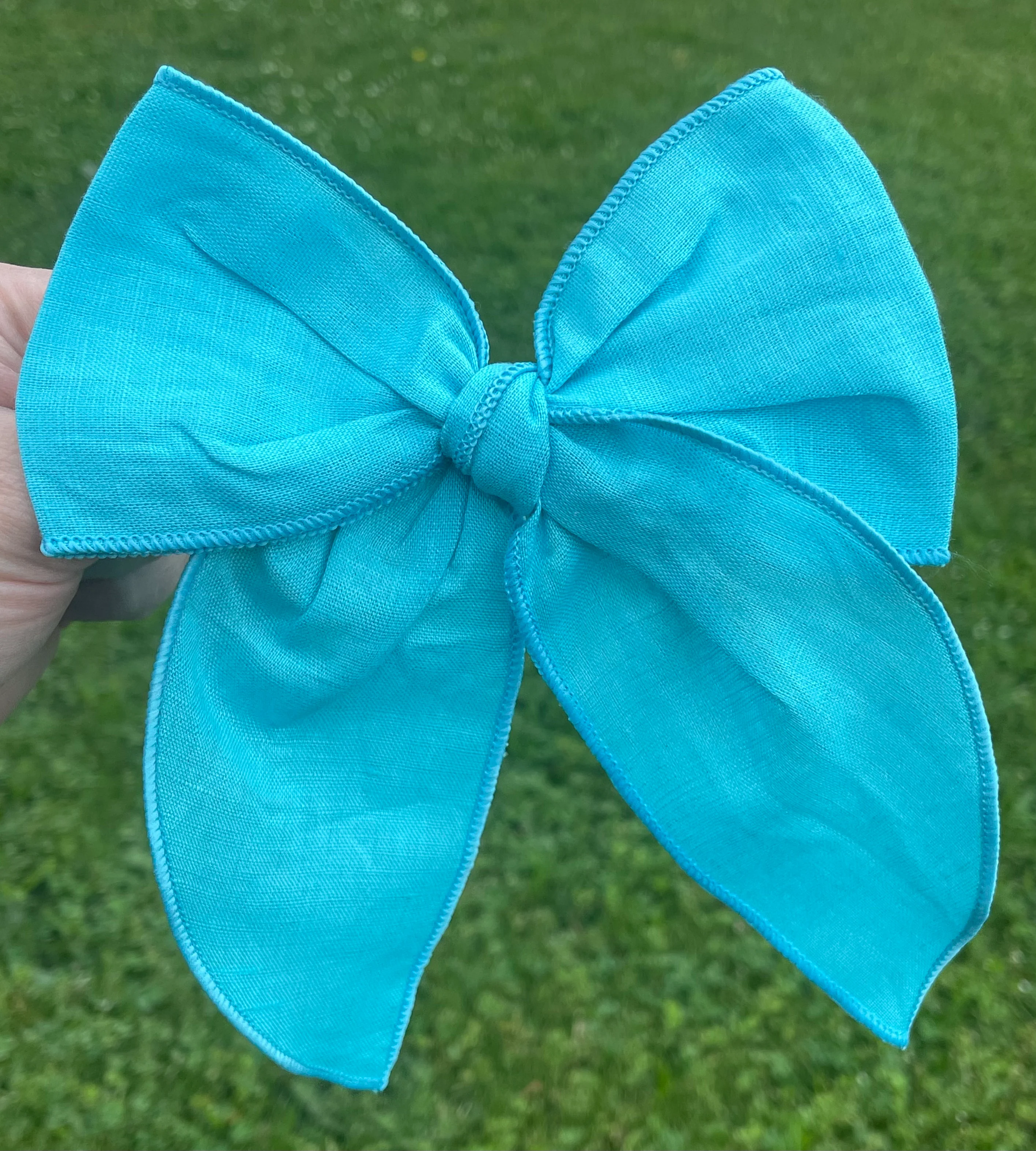 Sky Blue Linen 5-6in Serged Hand Tied Bow