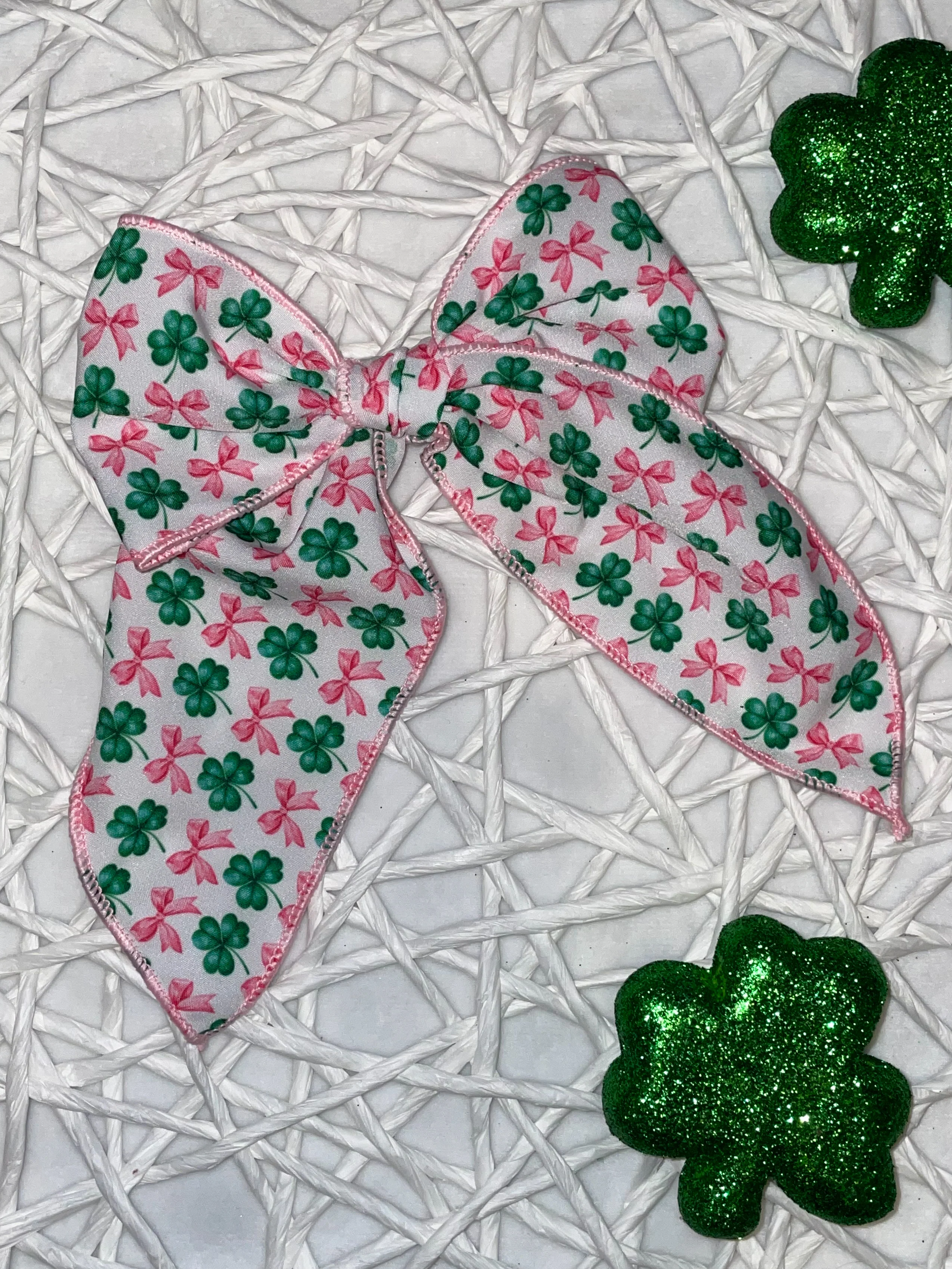 Shamrocks & Bows 5.5in Serged