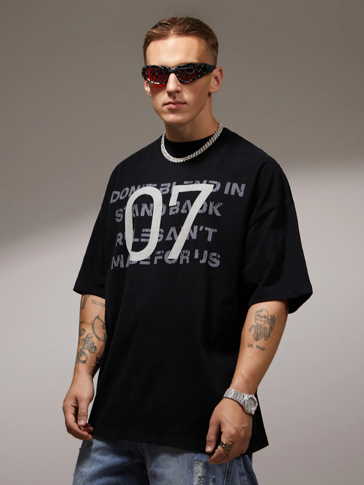 Distressed NO.7 Graphic T-Shirt
