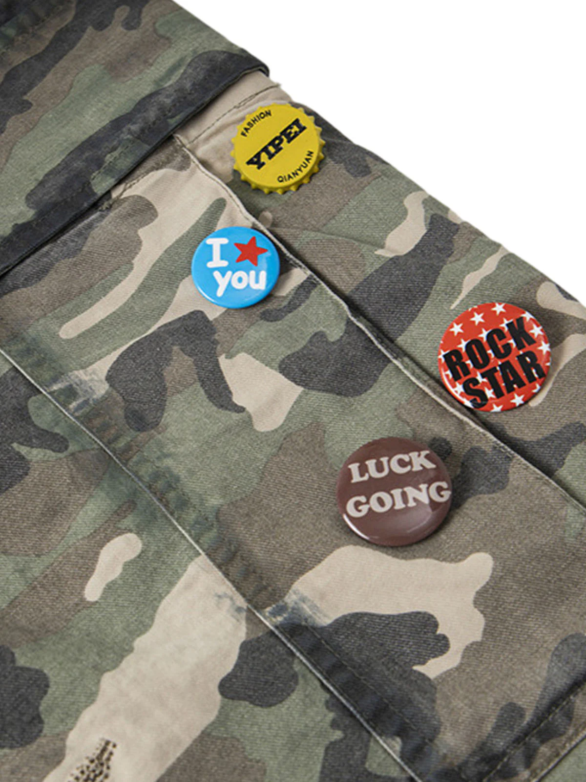 Camouflage Badge Cargo Shorts