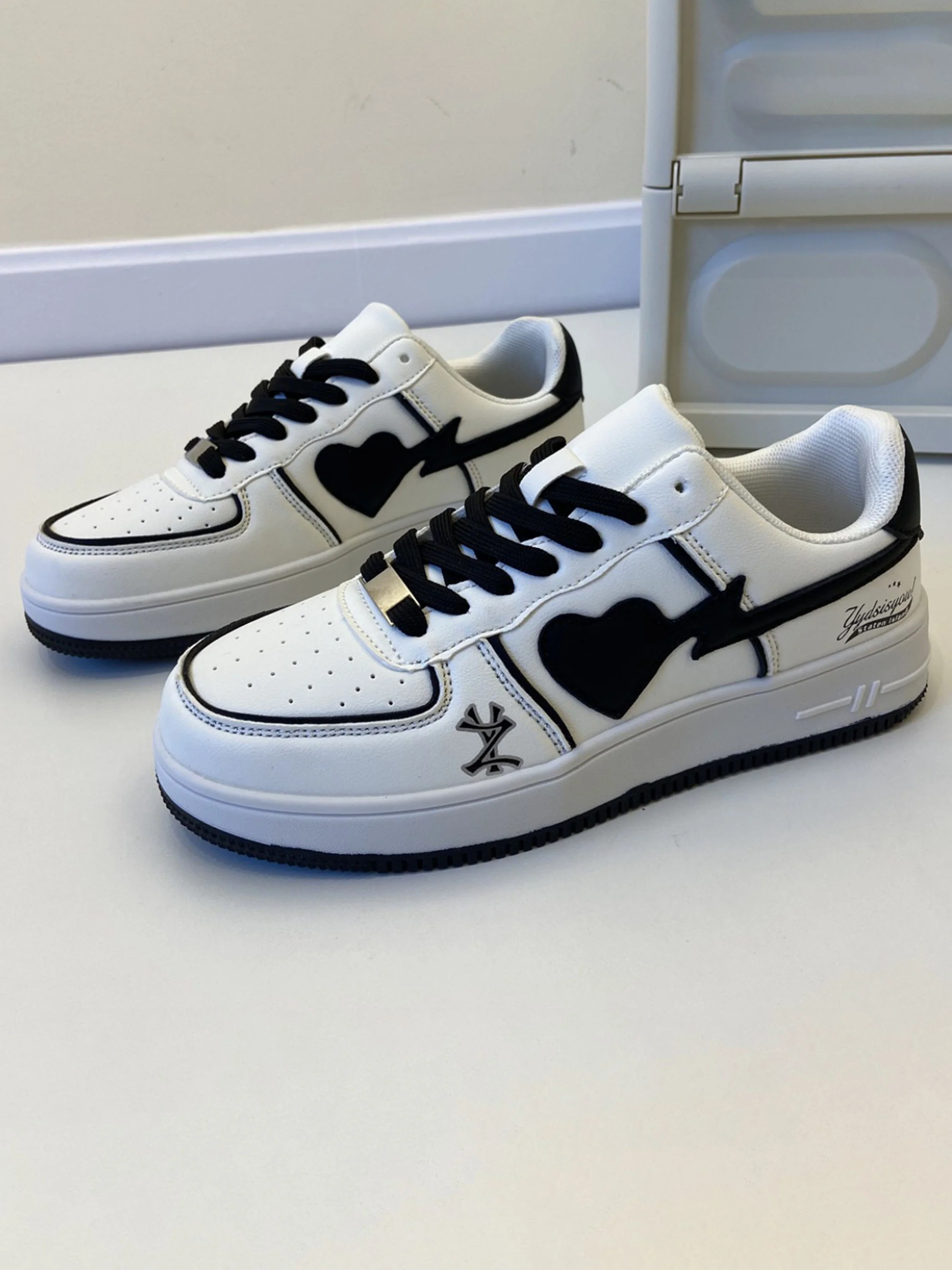 Street Heart Skate Shoes