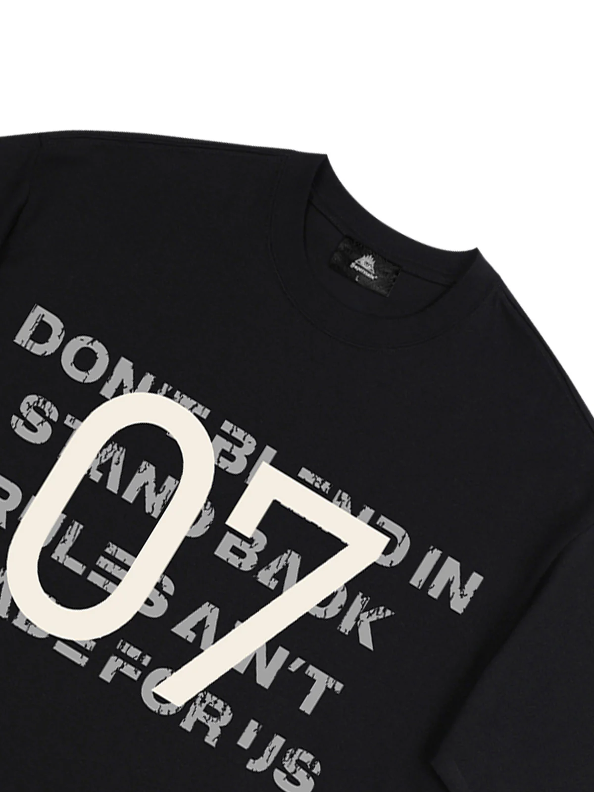 Distressed NO.7 Graphic T-Shirt