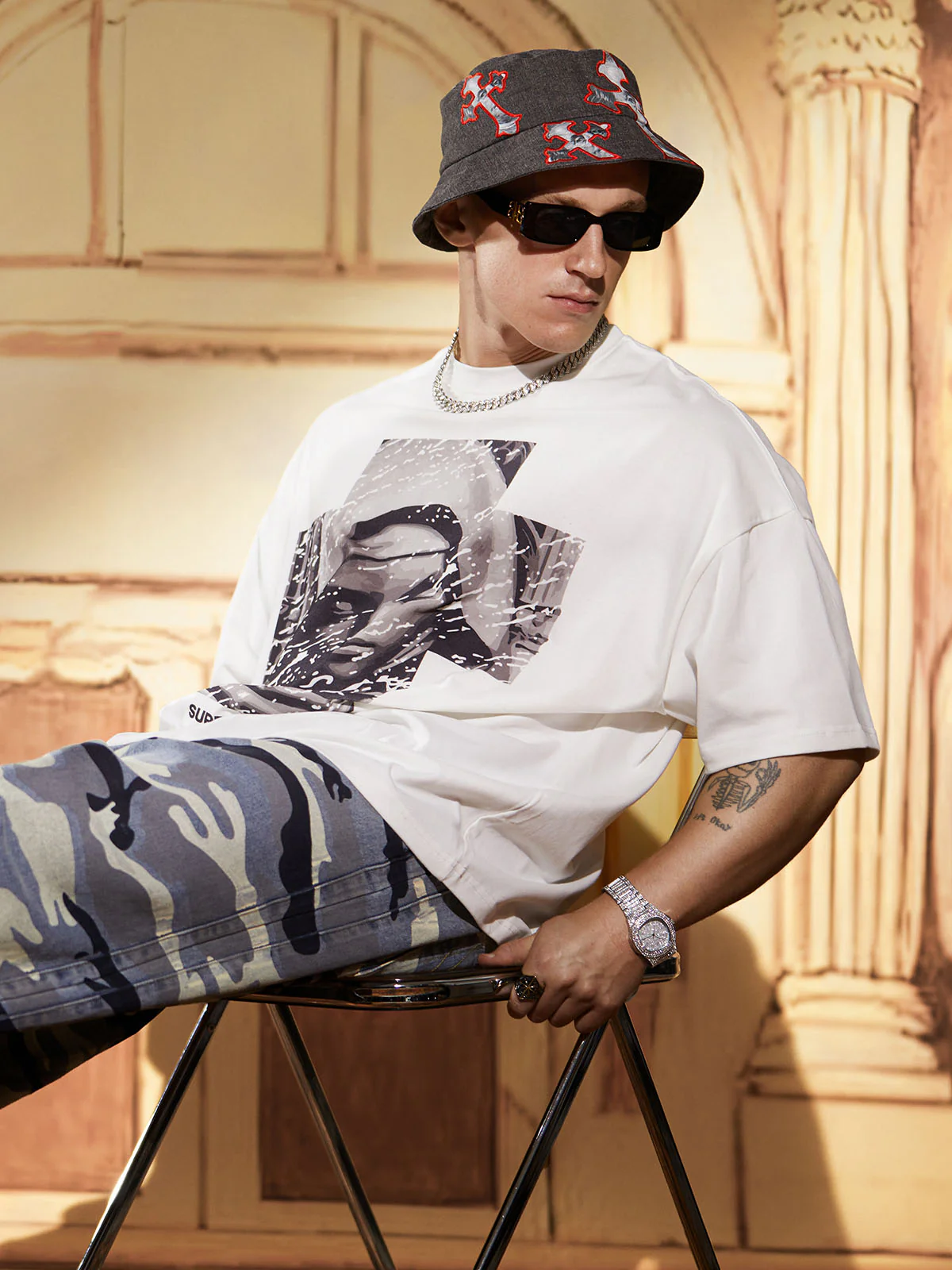 Original Retro Virgin Mary Mottled Cross Print T-Shirt