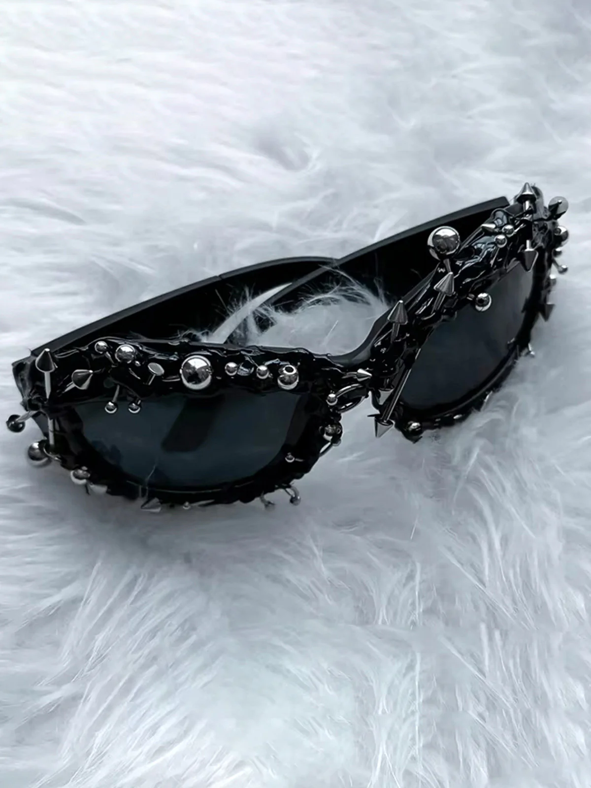 Rivet Punk Style Sunglasses