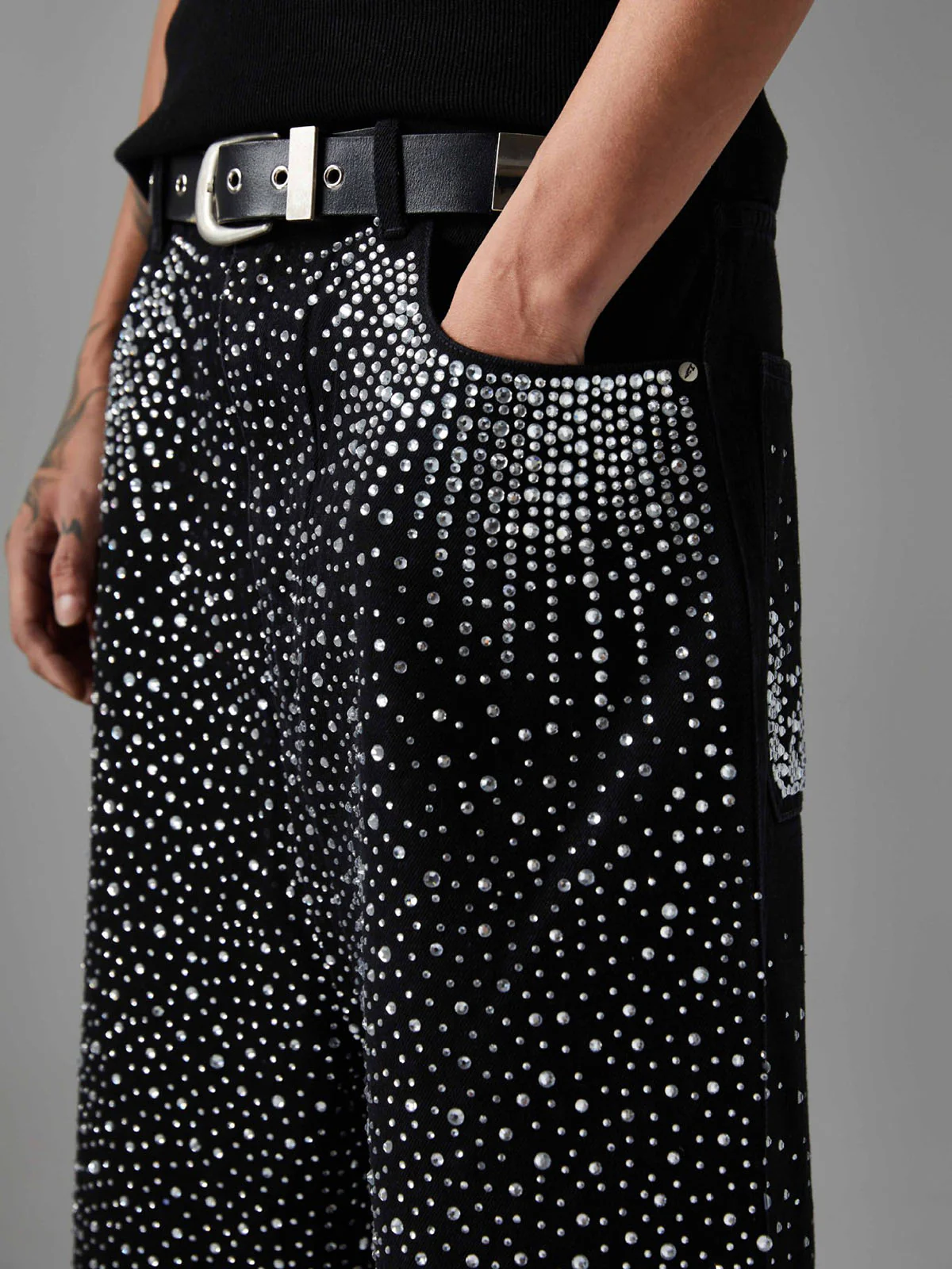 Retro Washed Rhinestone Raw Edge Denim Shorts