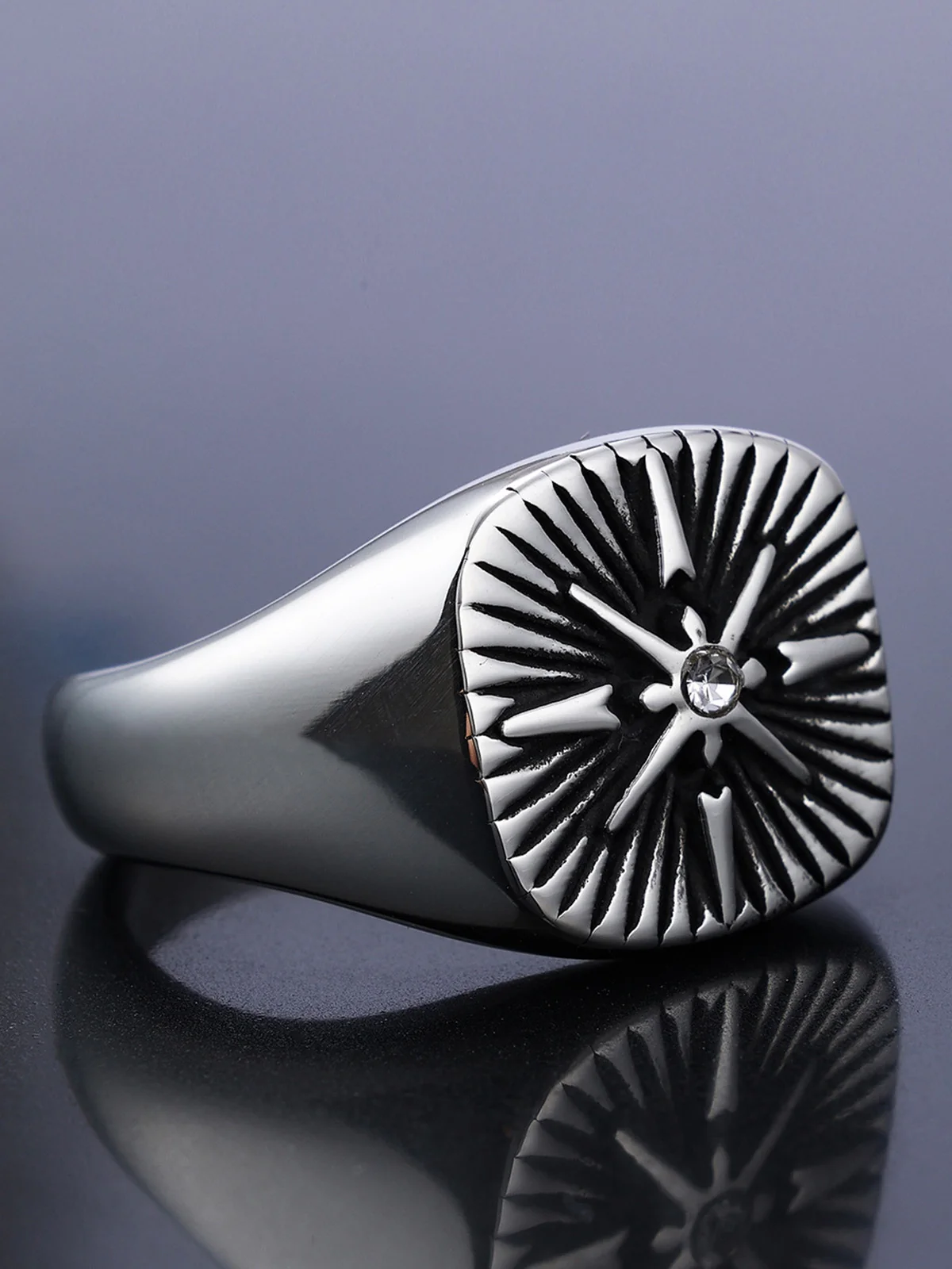 Vinatege Nordic Navigator Compass Cross Ring