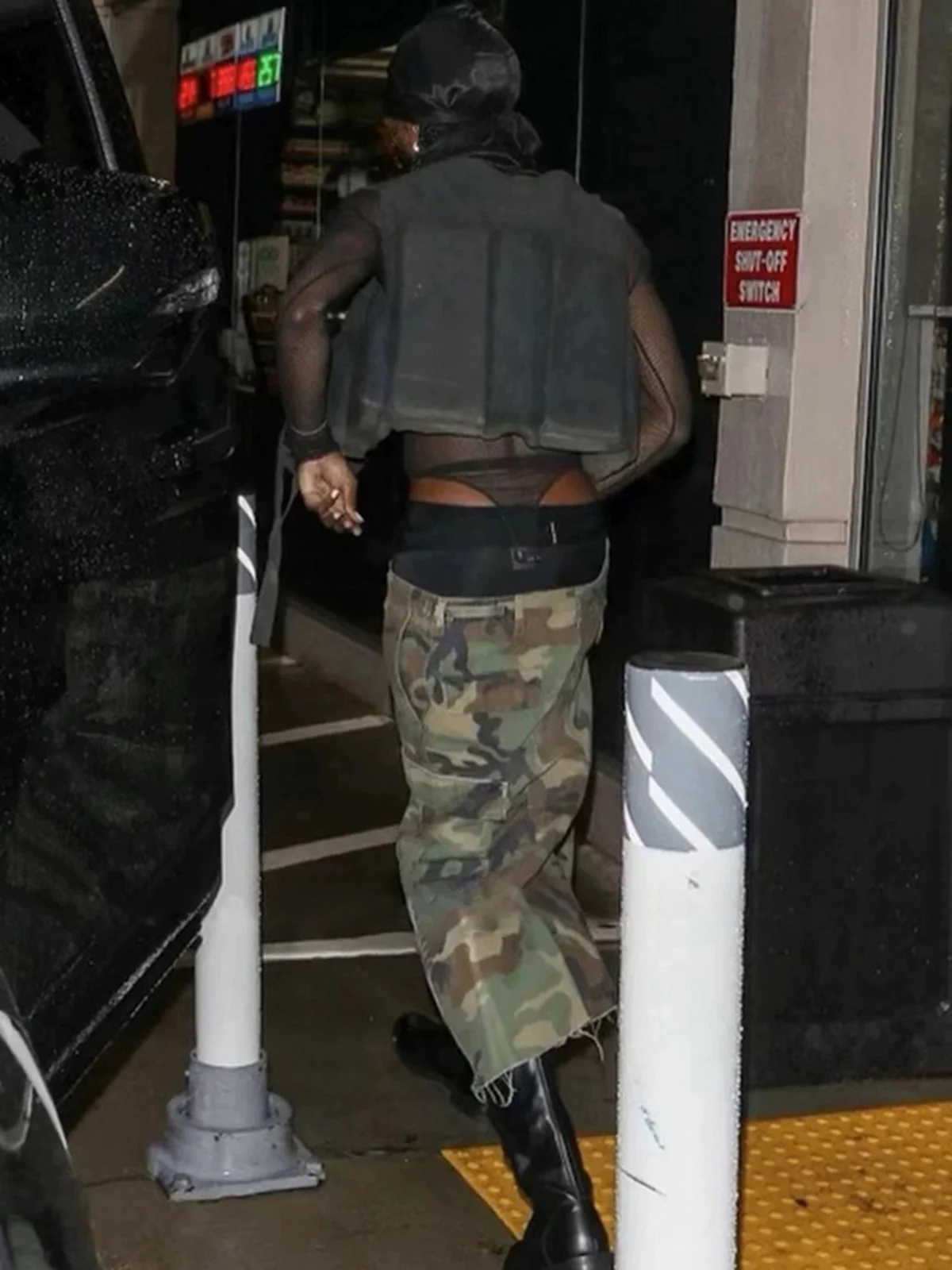 Camouflage Buckle Waist Cropped Cargo Shorts