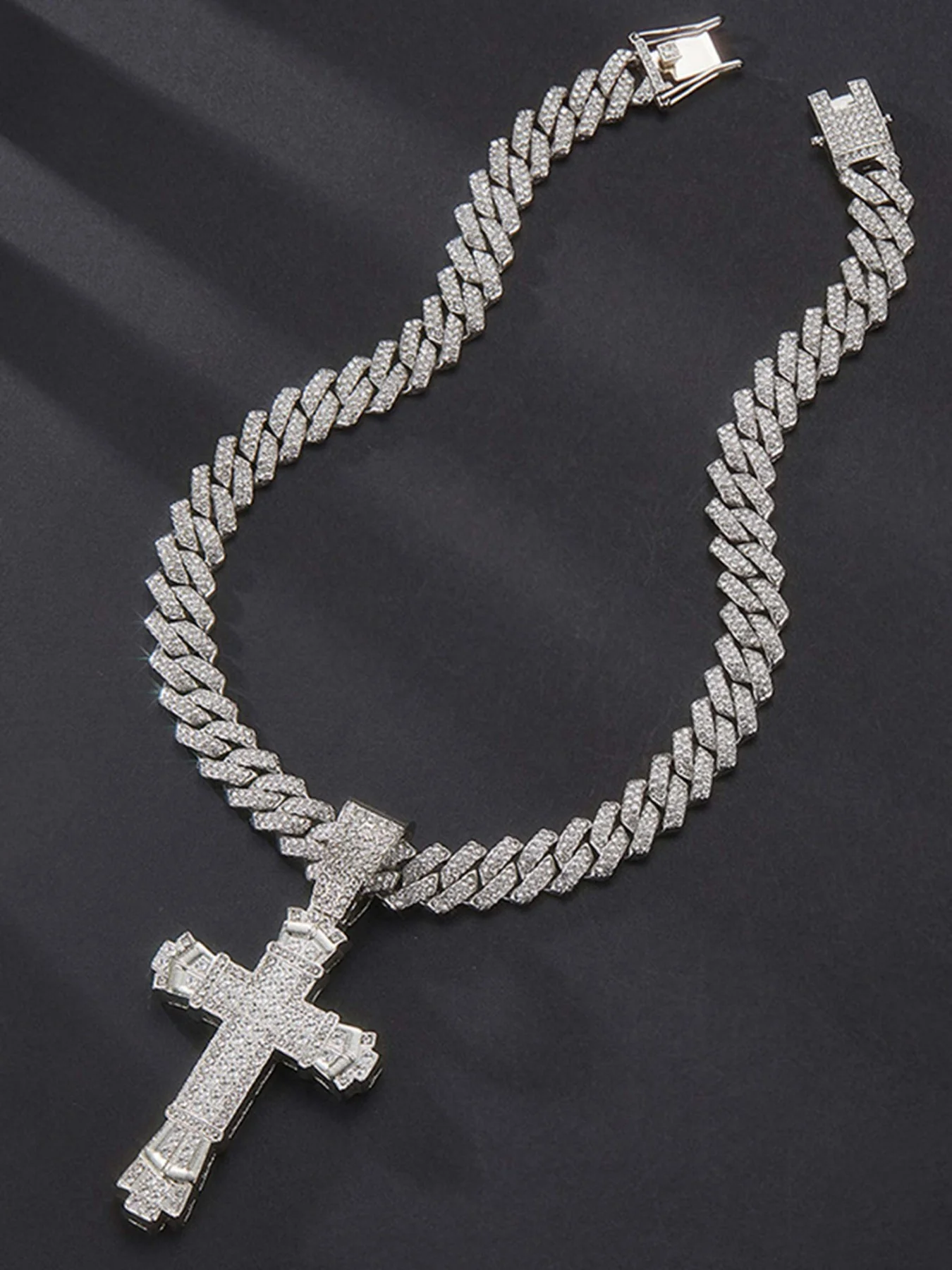 Thesupermade Diamond Cross Necklace - 1970