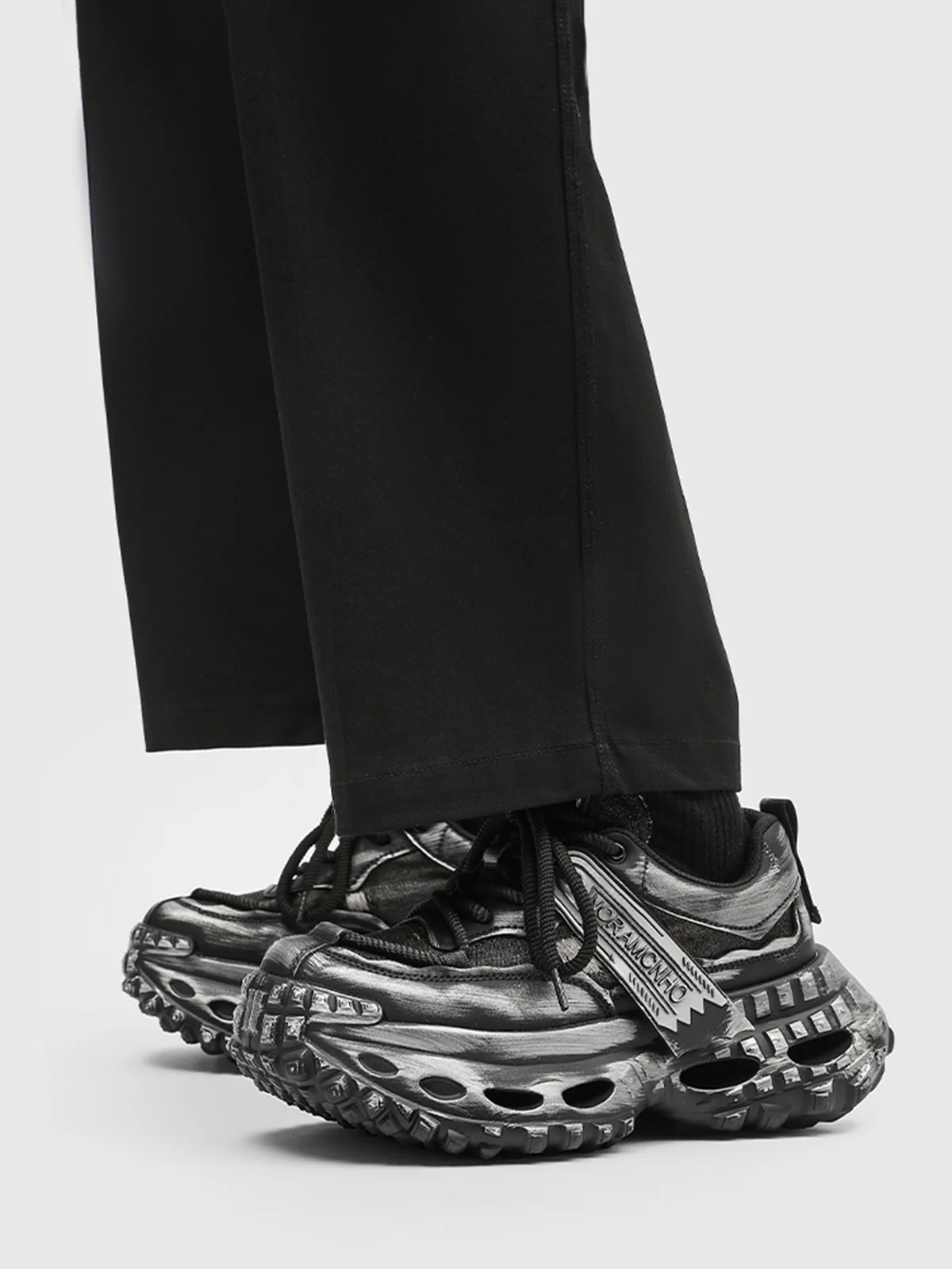 Retro Tire Sole Chunky Sneakers - 2340