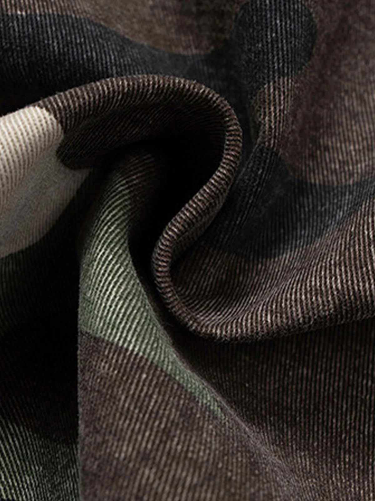 Retro Camouflage Whisker Raw Edge Cropped Shorts