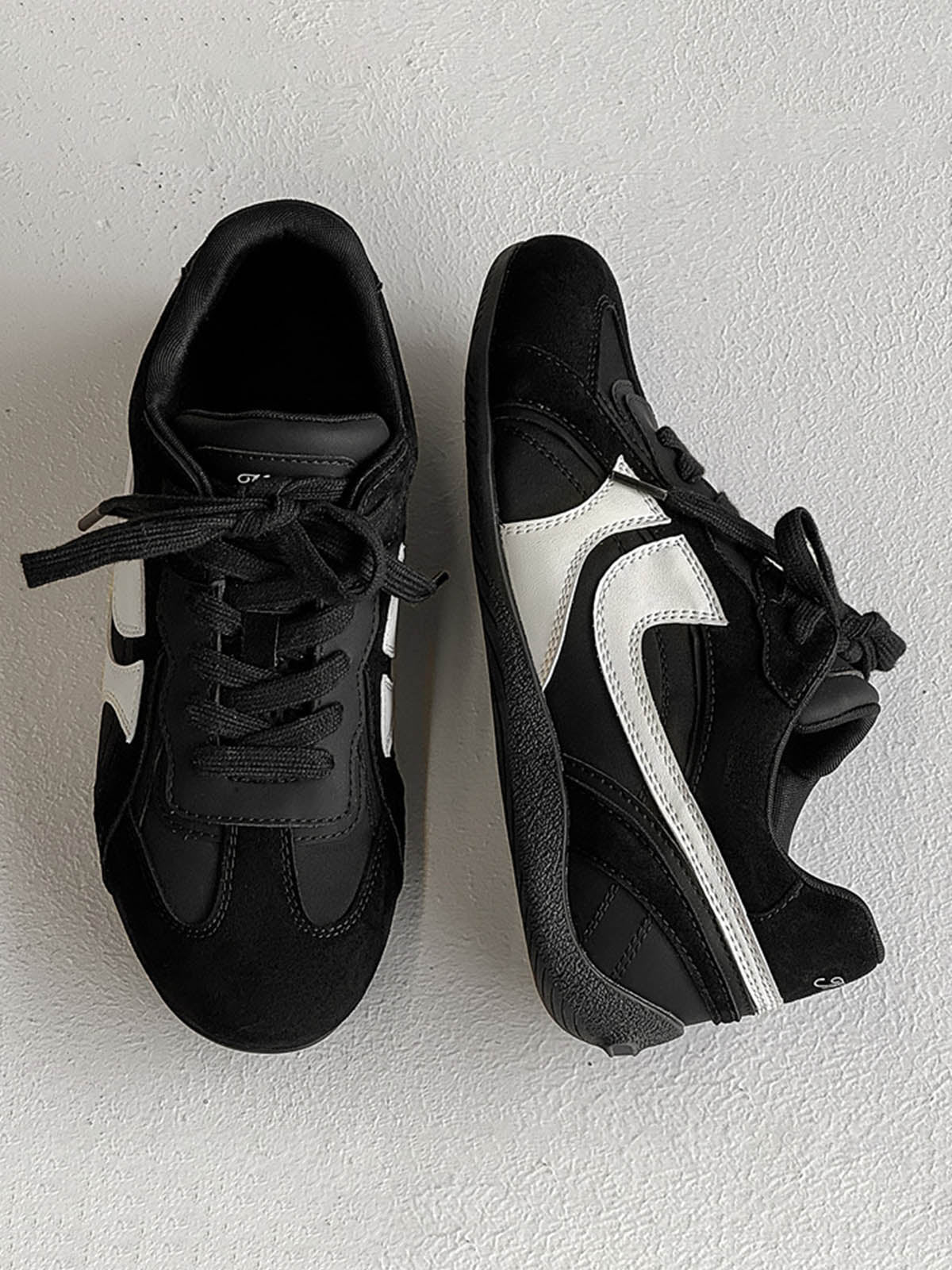 Classic Suede Low Top Sneakers