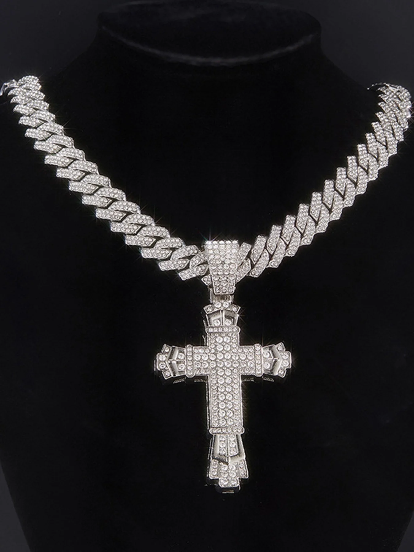 Thesupermade Diamond Cross Necklace - 1970