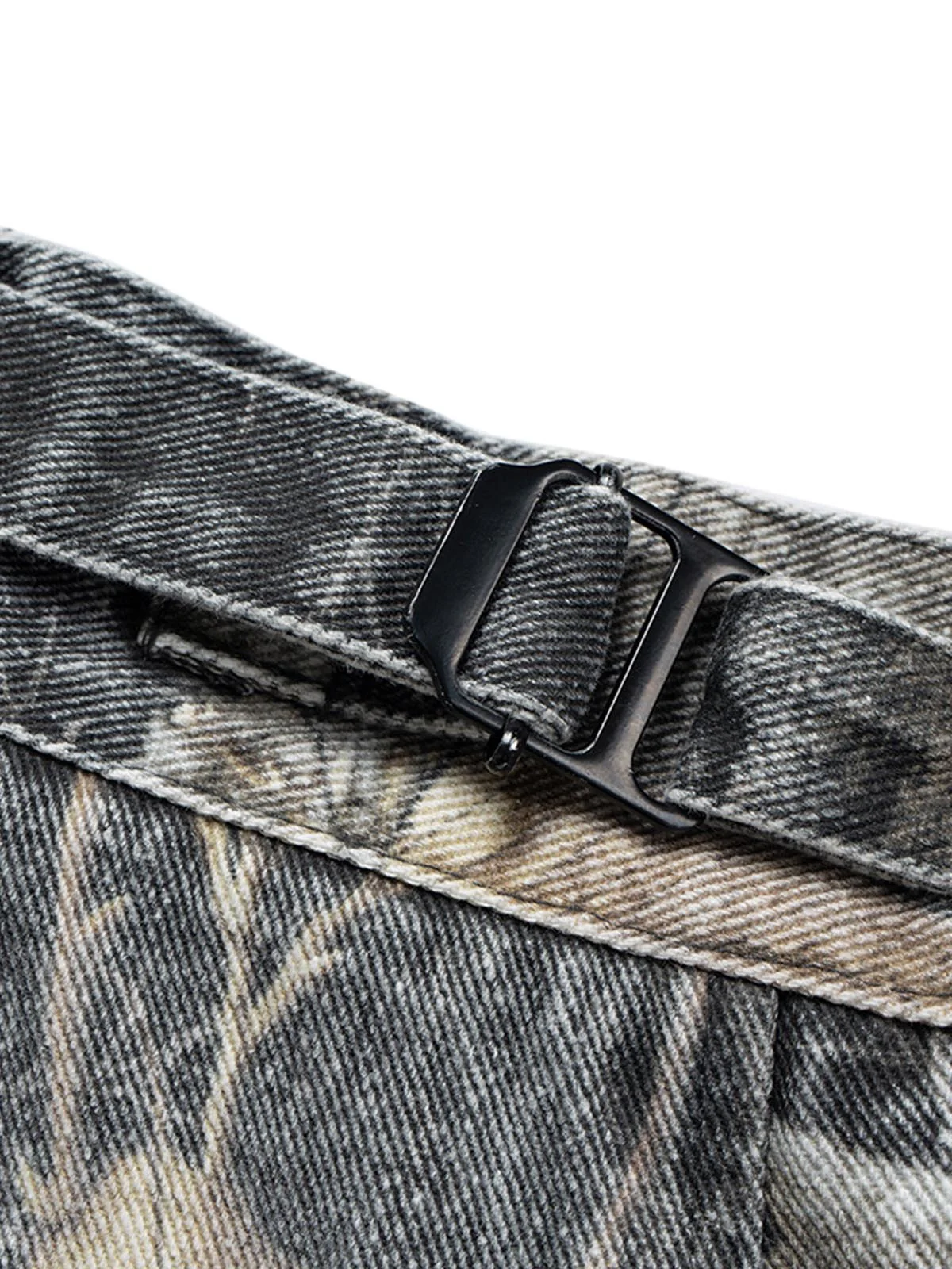 Buckle Waist Camouflage Denim Jorts