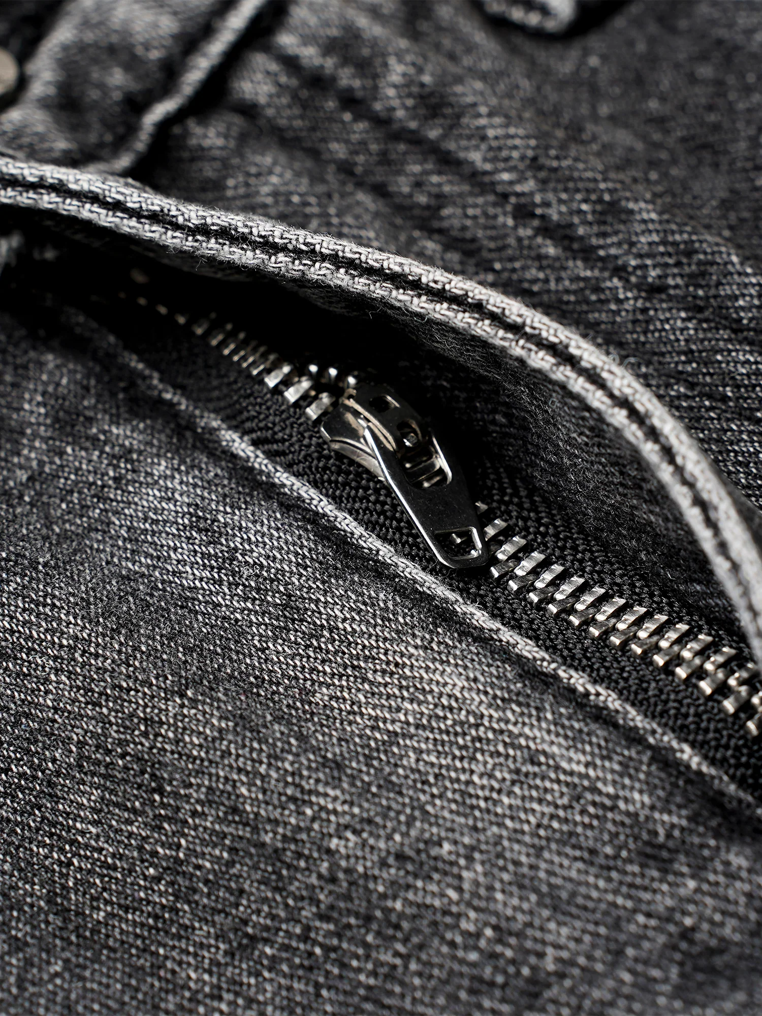 Washed Distressed Multi-Pocket Cargo Jeans