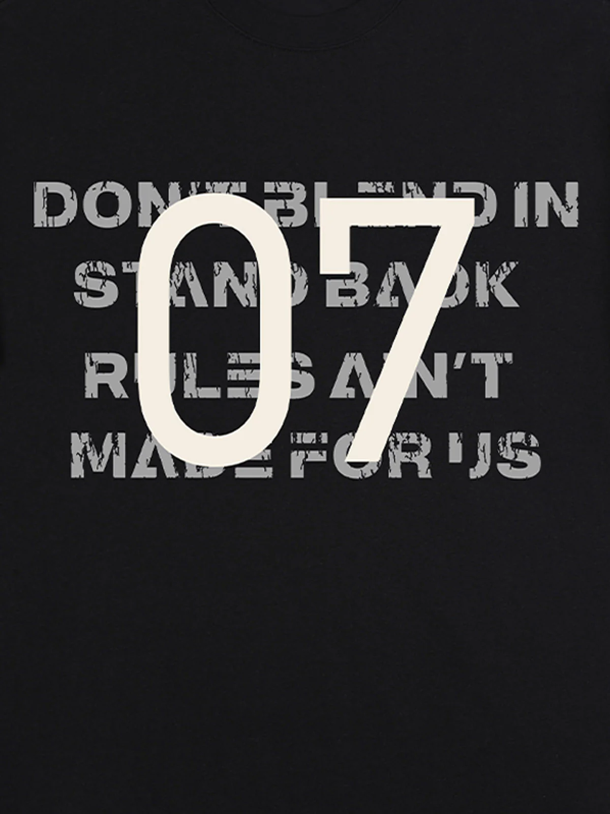 Distressed NO.7 Graphic T-Shirt