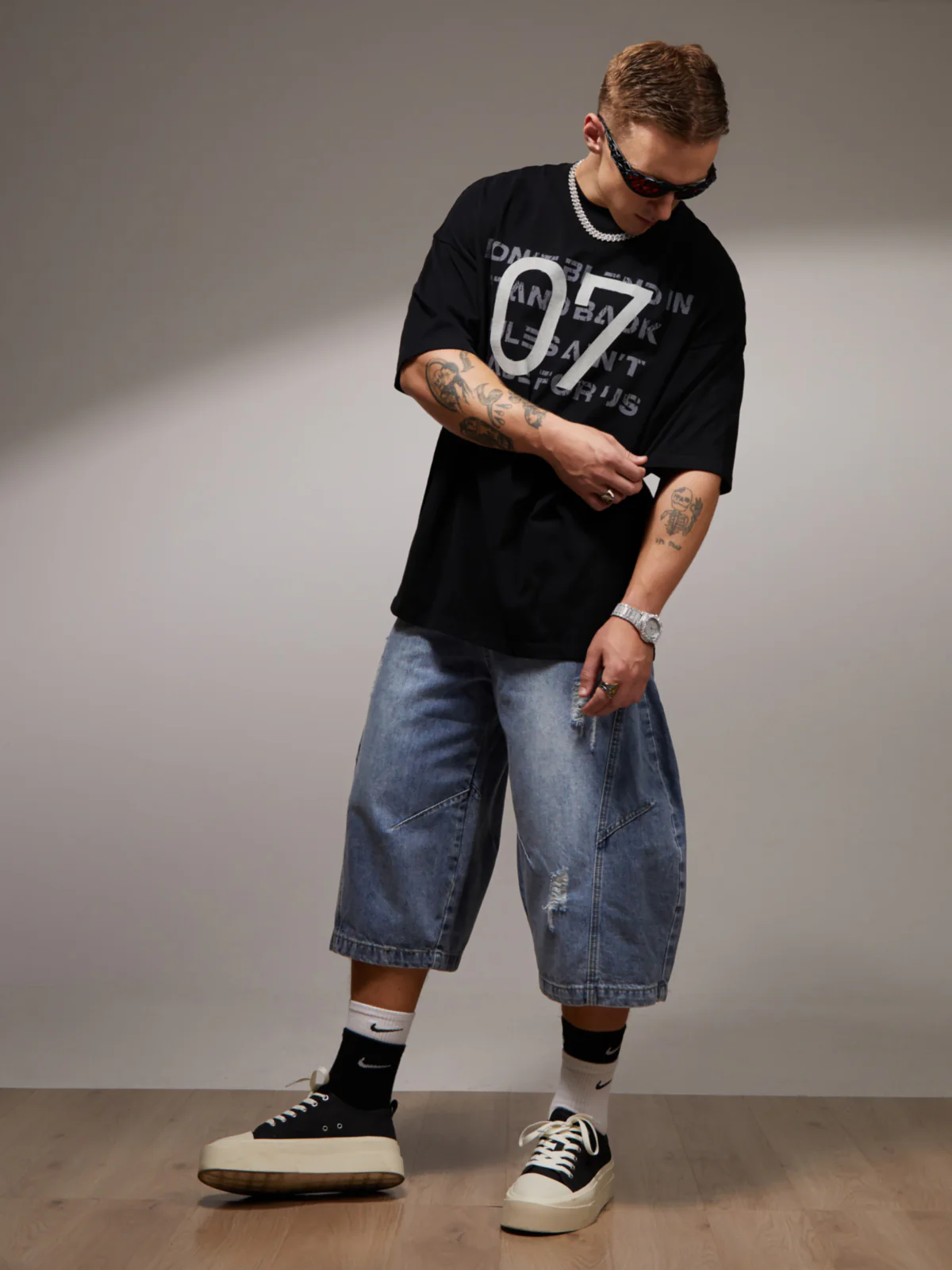 Distressed NO.7 Graphic T-Shirt